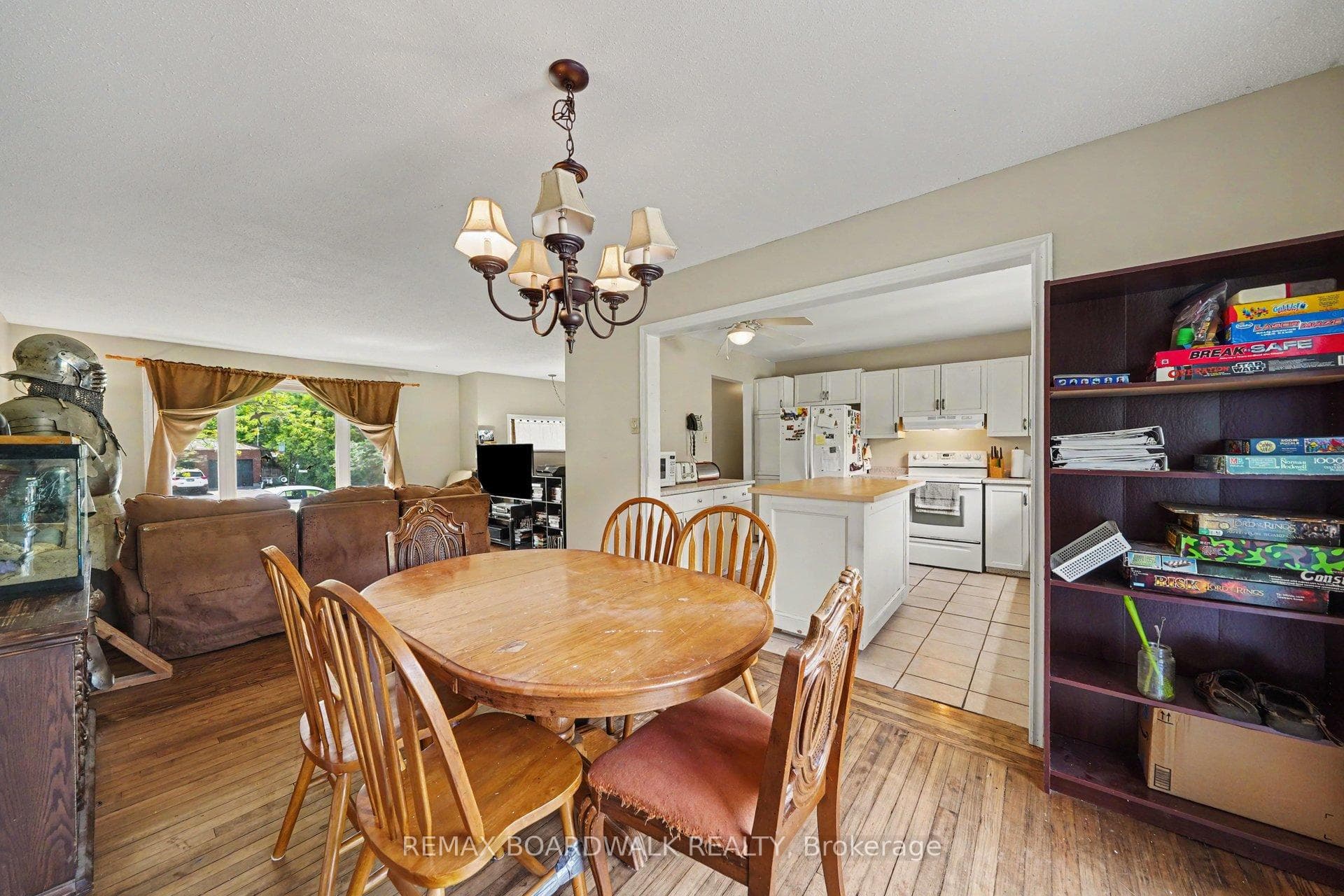 3399 Regburn Drive photo 9