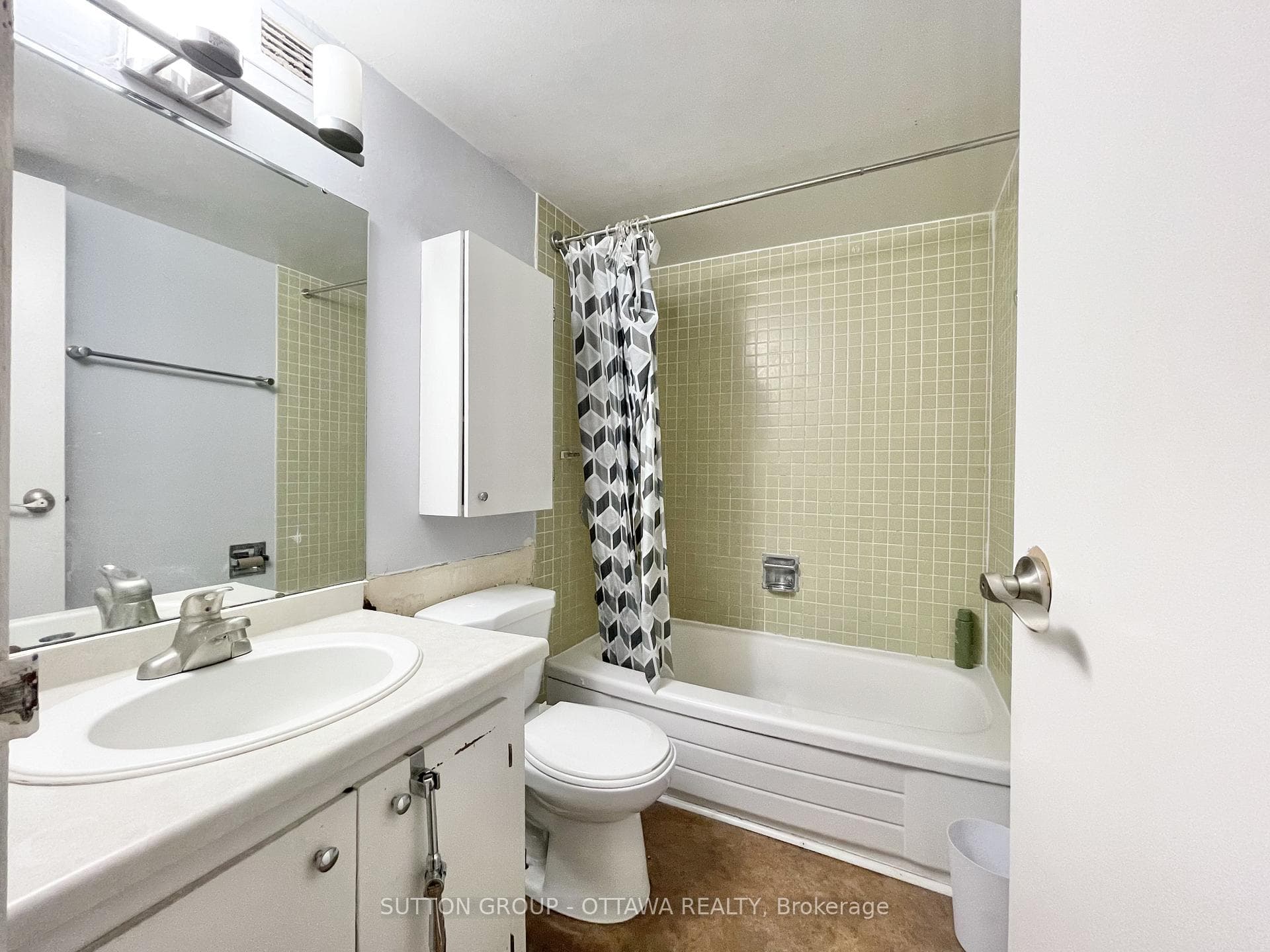 900 Dynes Road Unit 704 photo 17