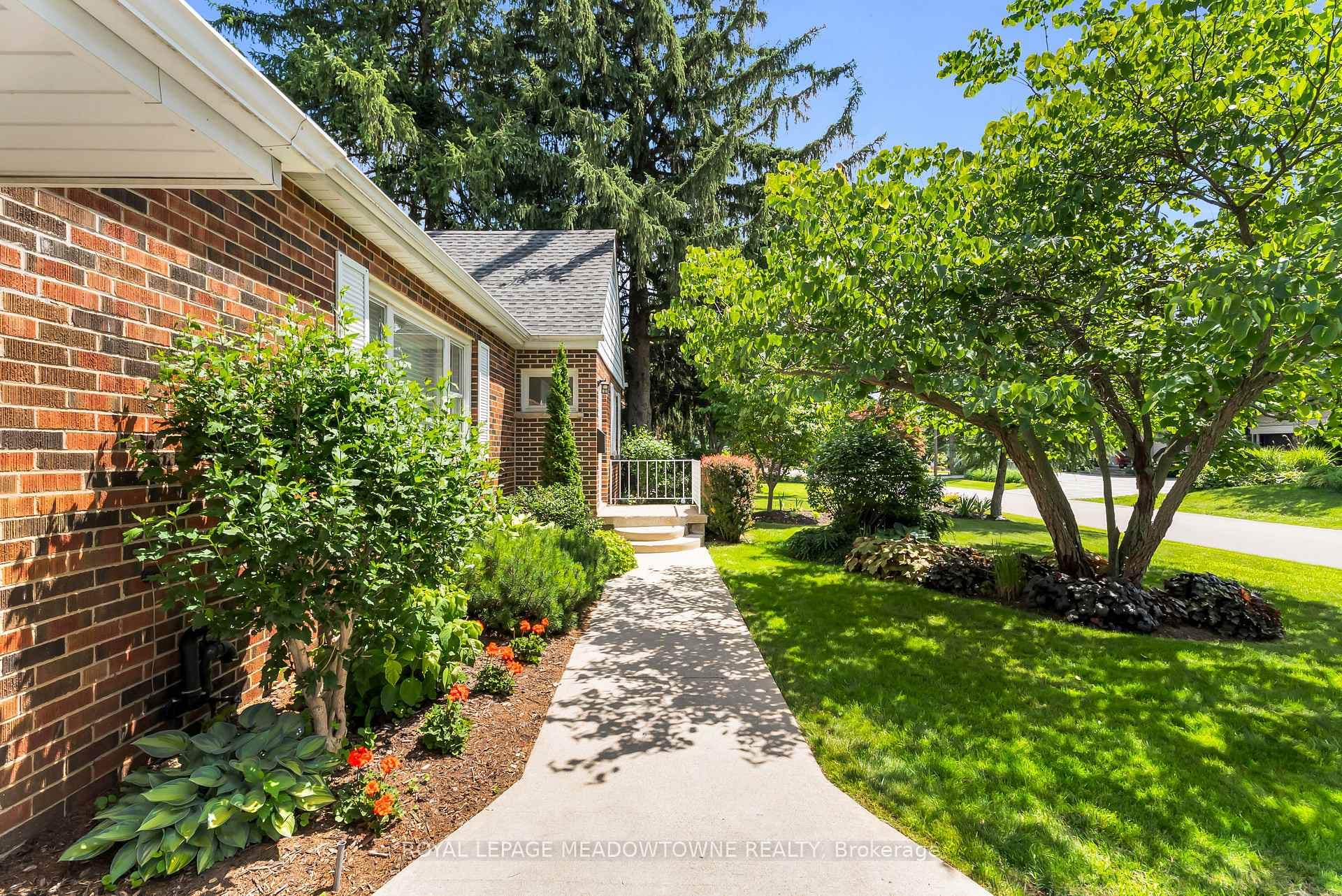 33 Parker Avenue photo 4