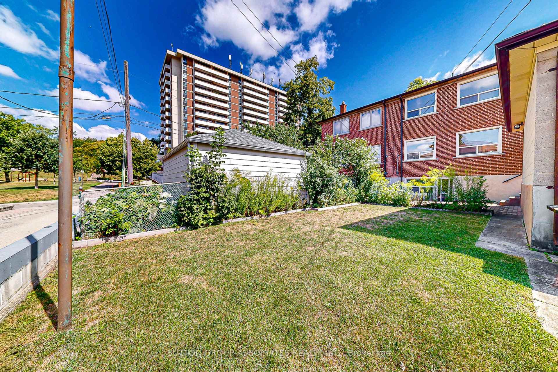 22 Woodenhill Court photo 46