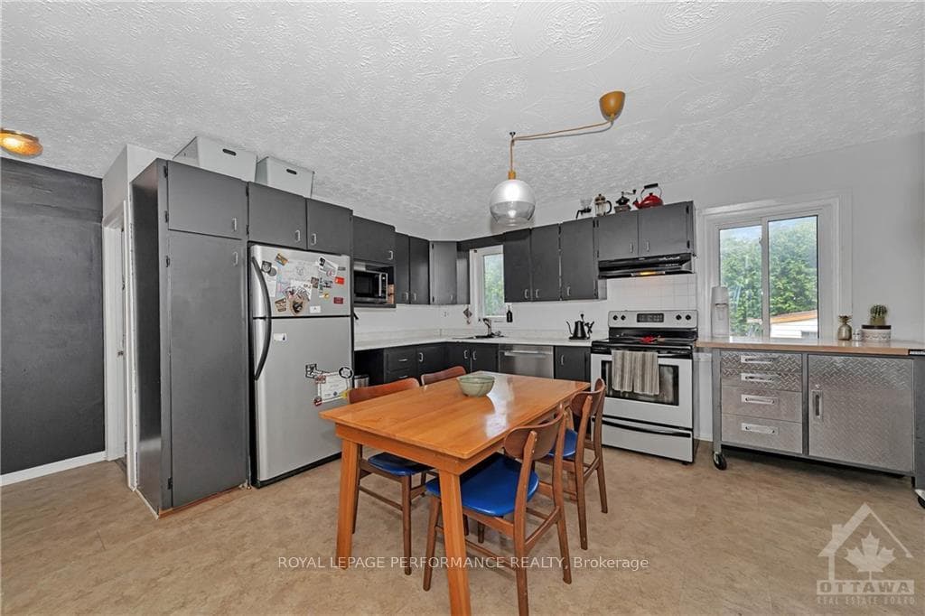 389 ENFIELD Avenue photo 8