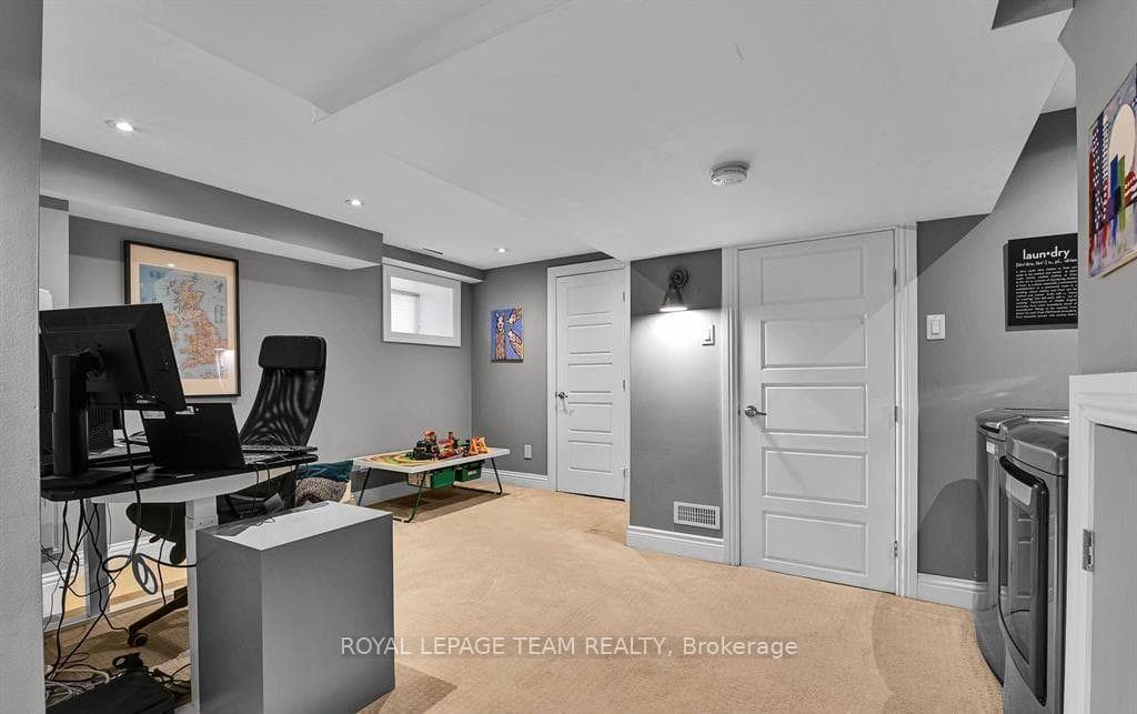 212 Flora Street Unit 1 photo 16