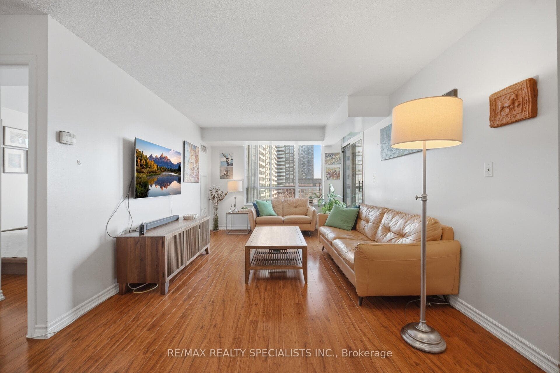 335 Rathburn Road Unit 707 photo 6