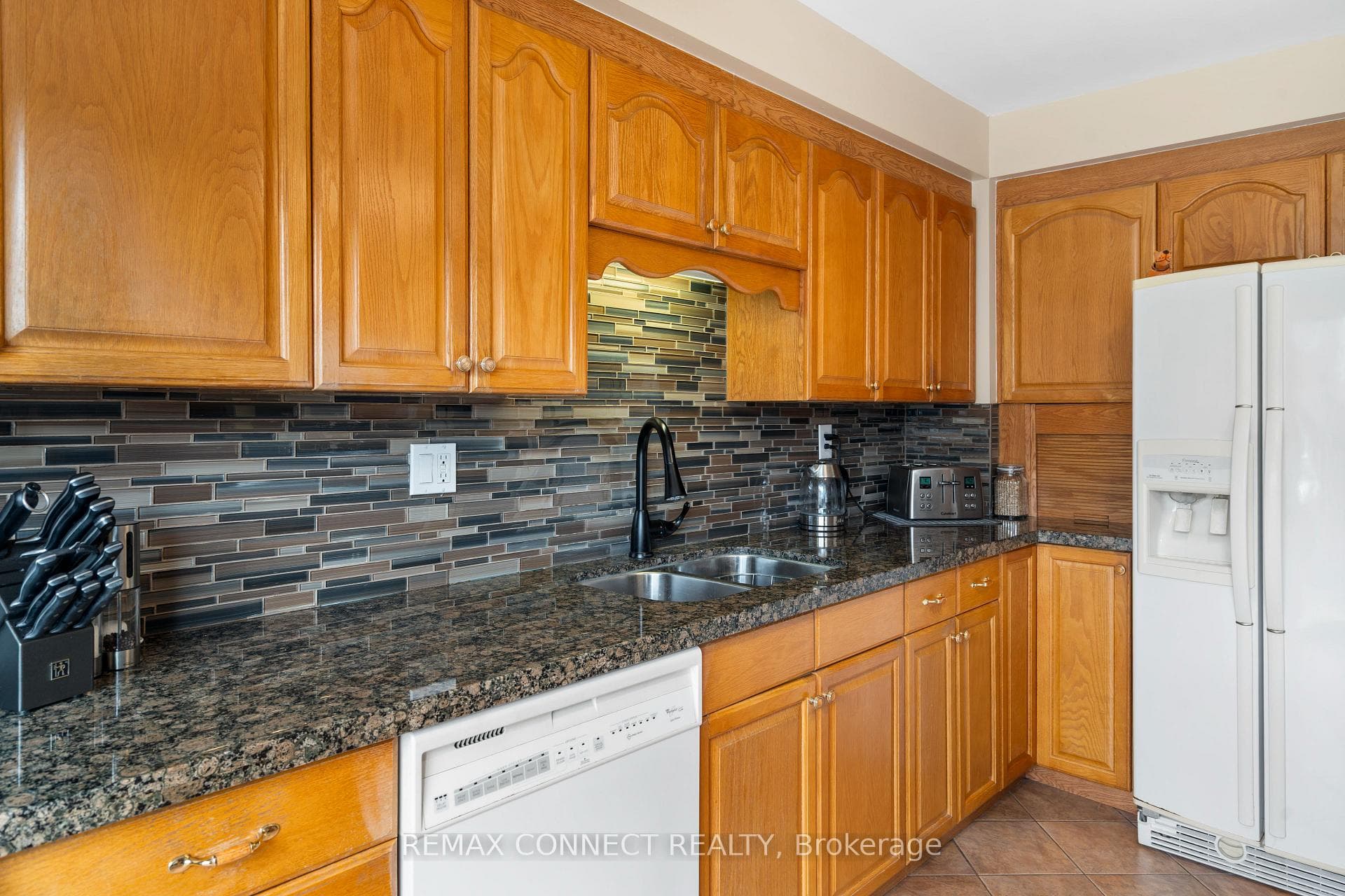 52 Marshall Crescent photo 10