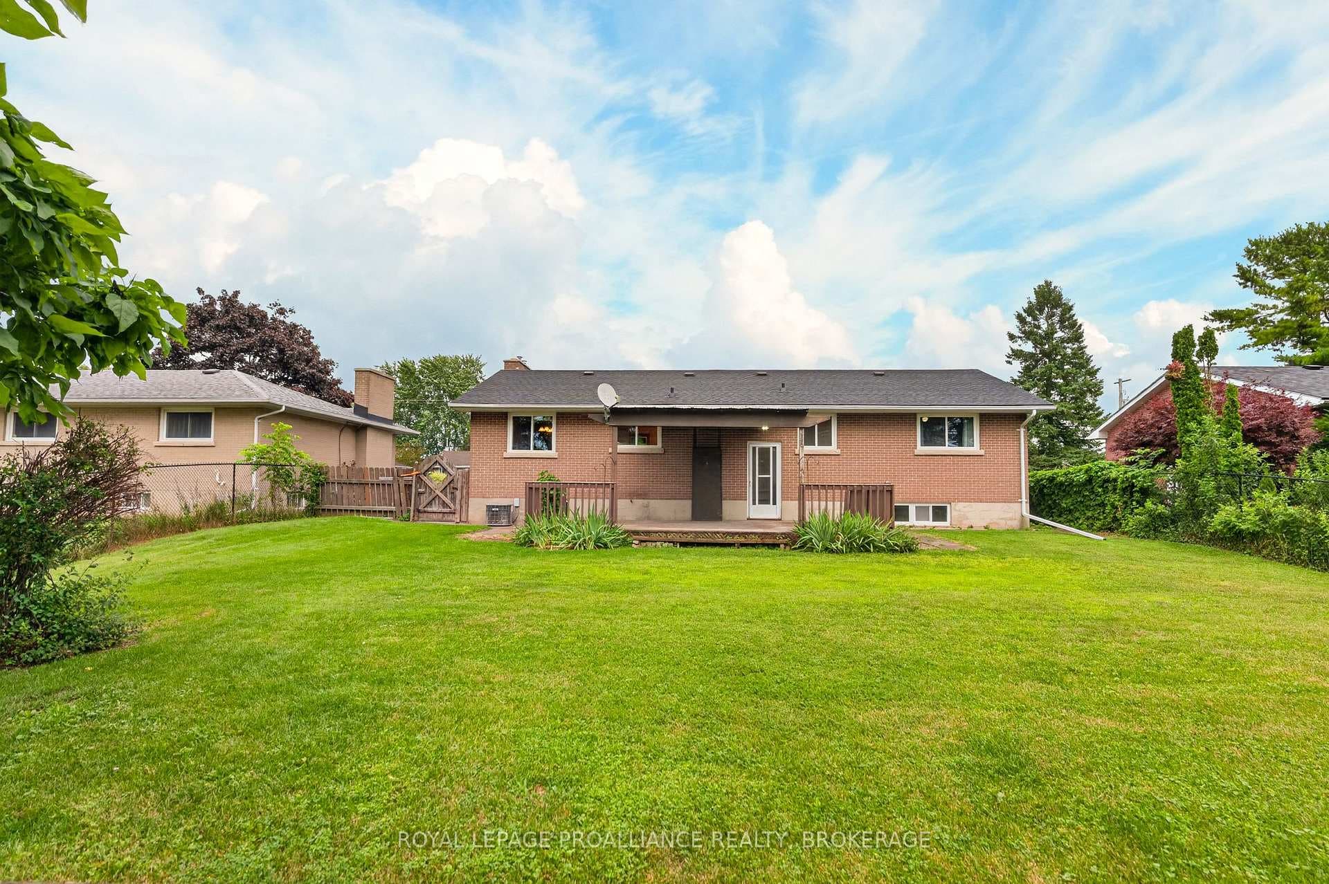 34 Sherwood Avenue photo 35