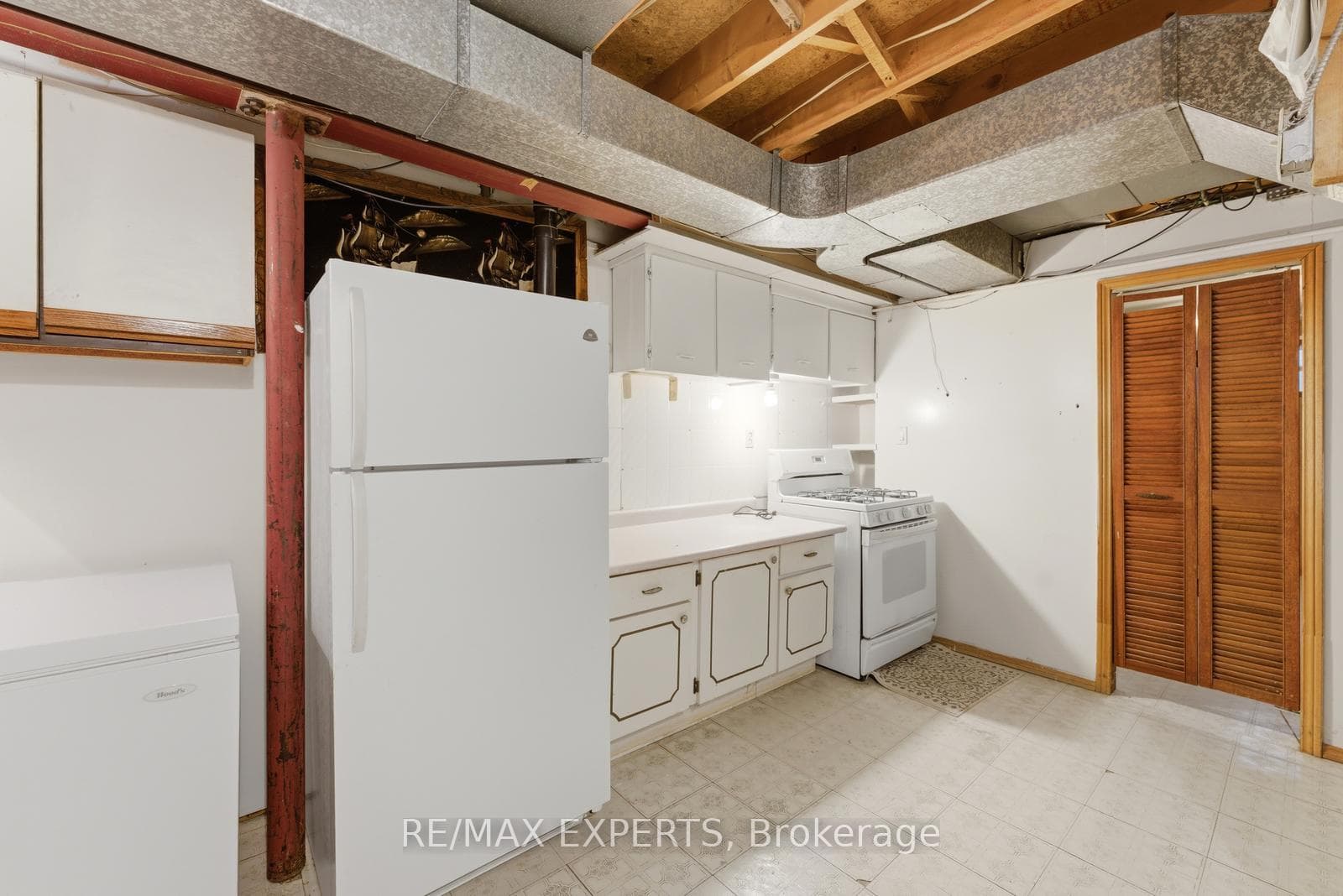 128 Kaiser Drive photo 31
