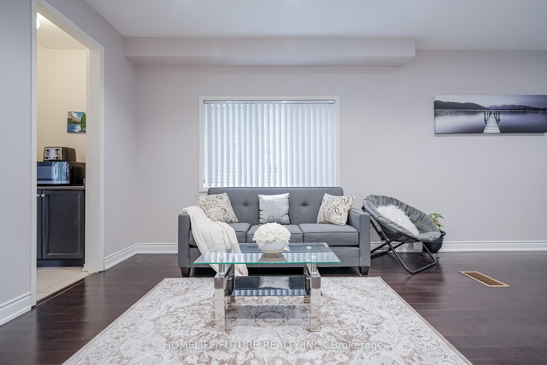 14 Mosely Crescent photo 21