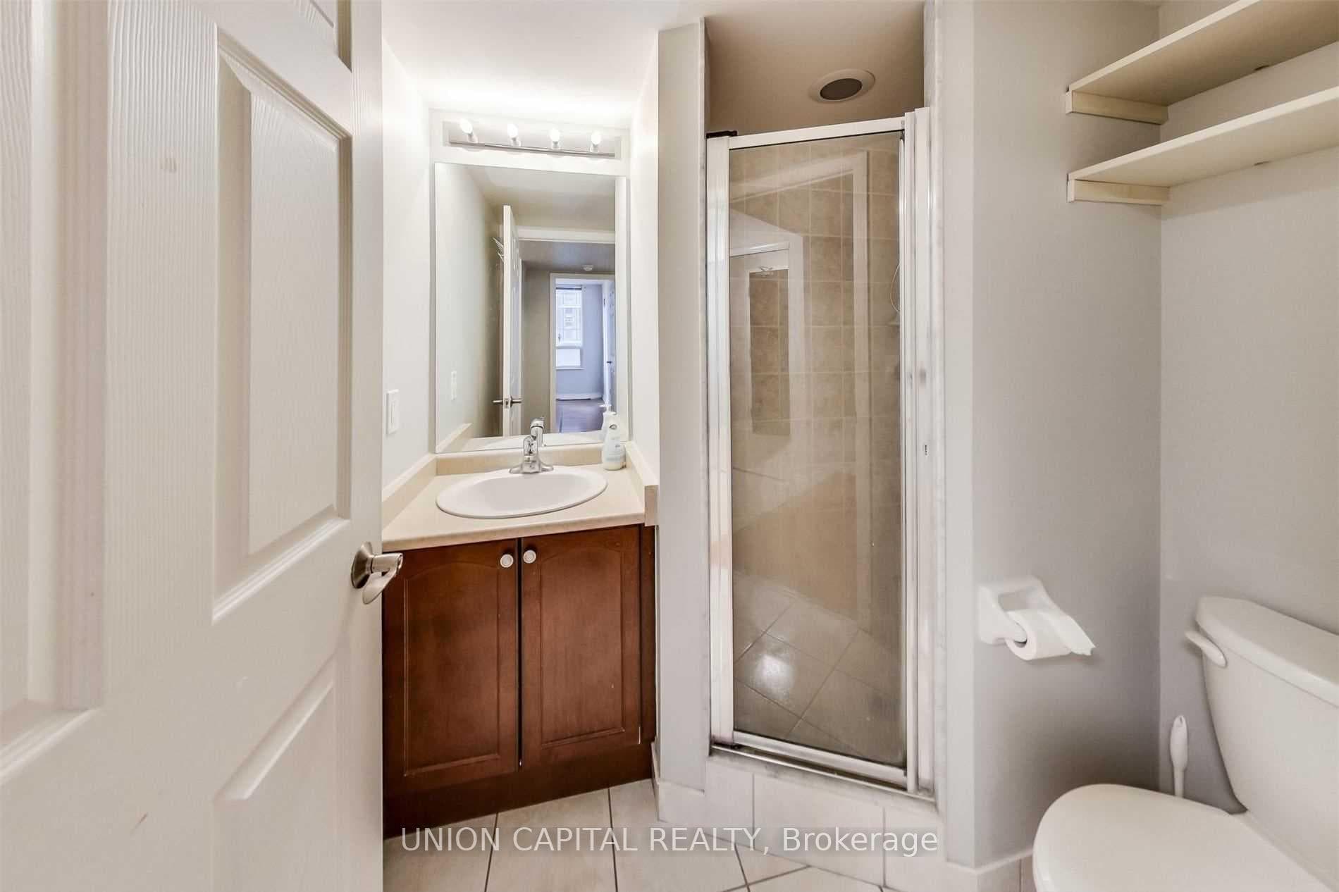 30 Grand Trunk Crescent Unit 1506 photo 31