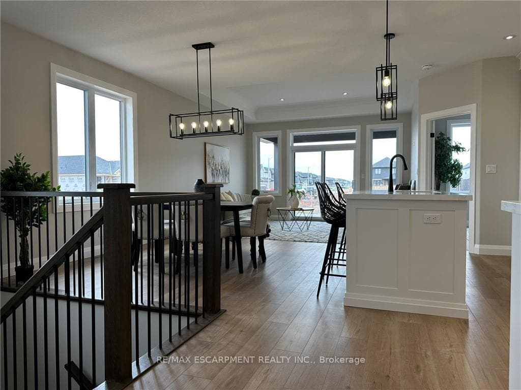 183 Craddock Boulevard photo 3