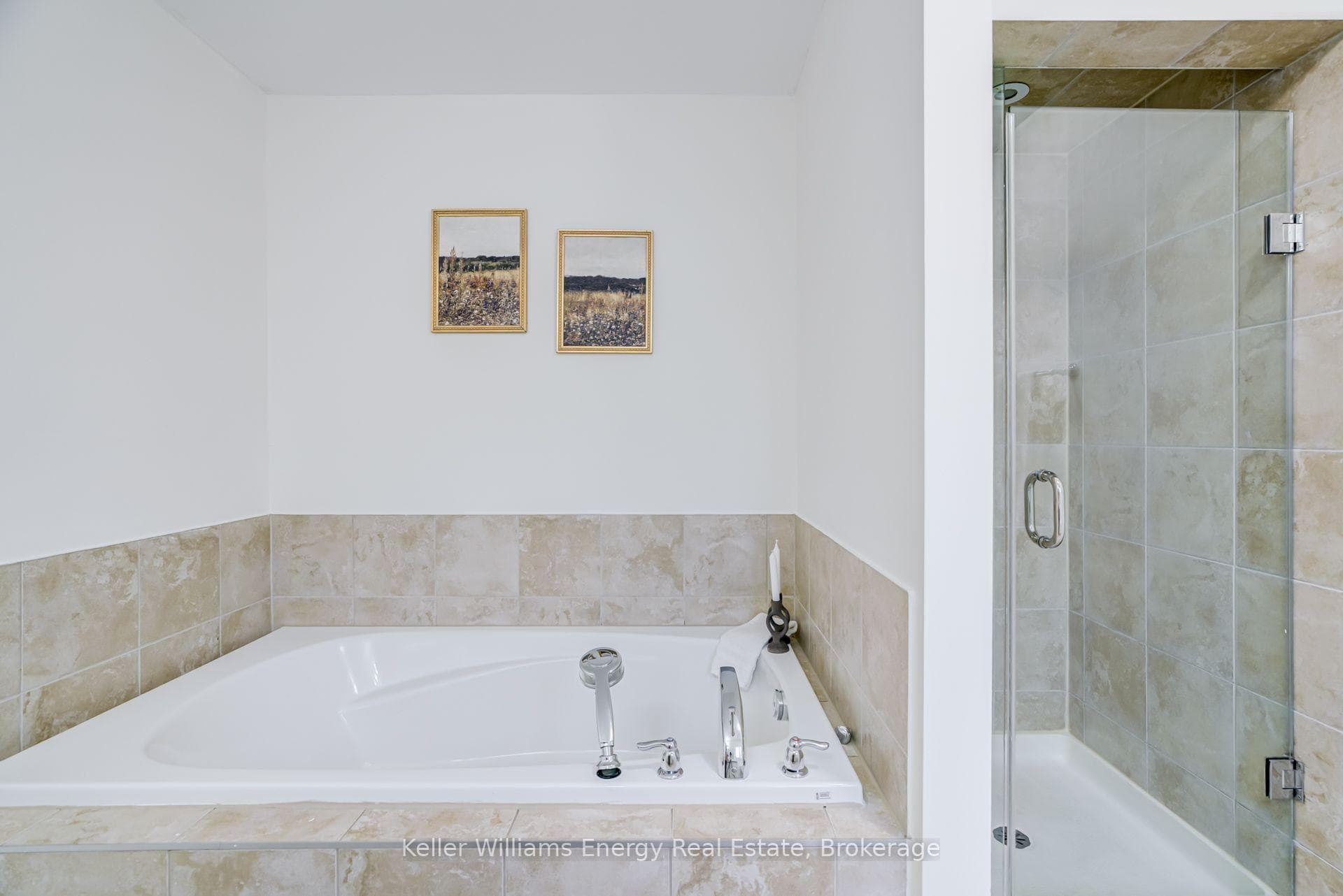 1342 Harlstone Crescent photo 21