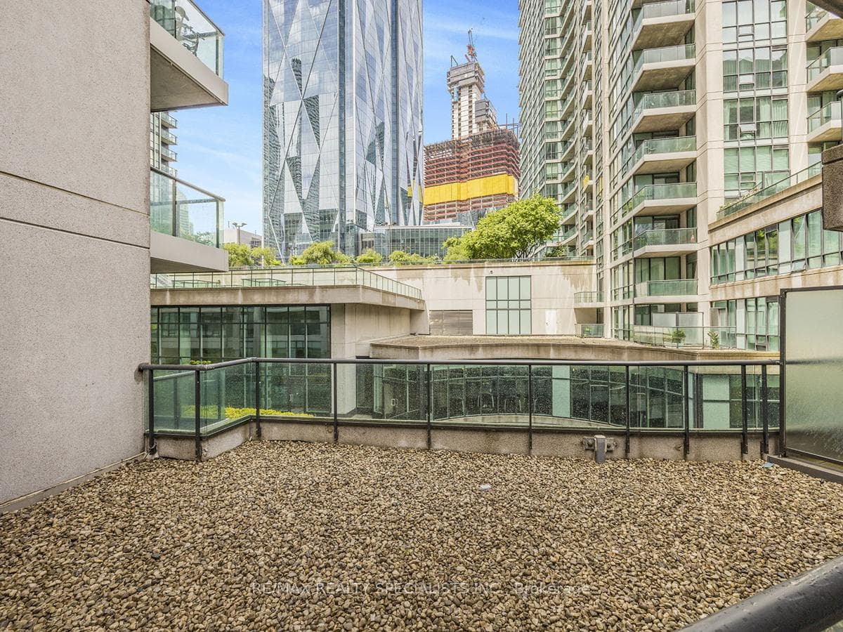 16 Yonge Street Unit 313 photo 25