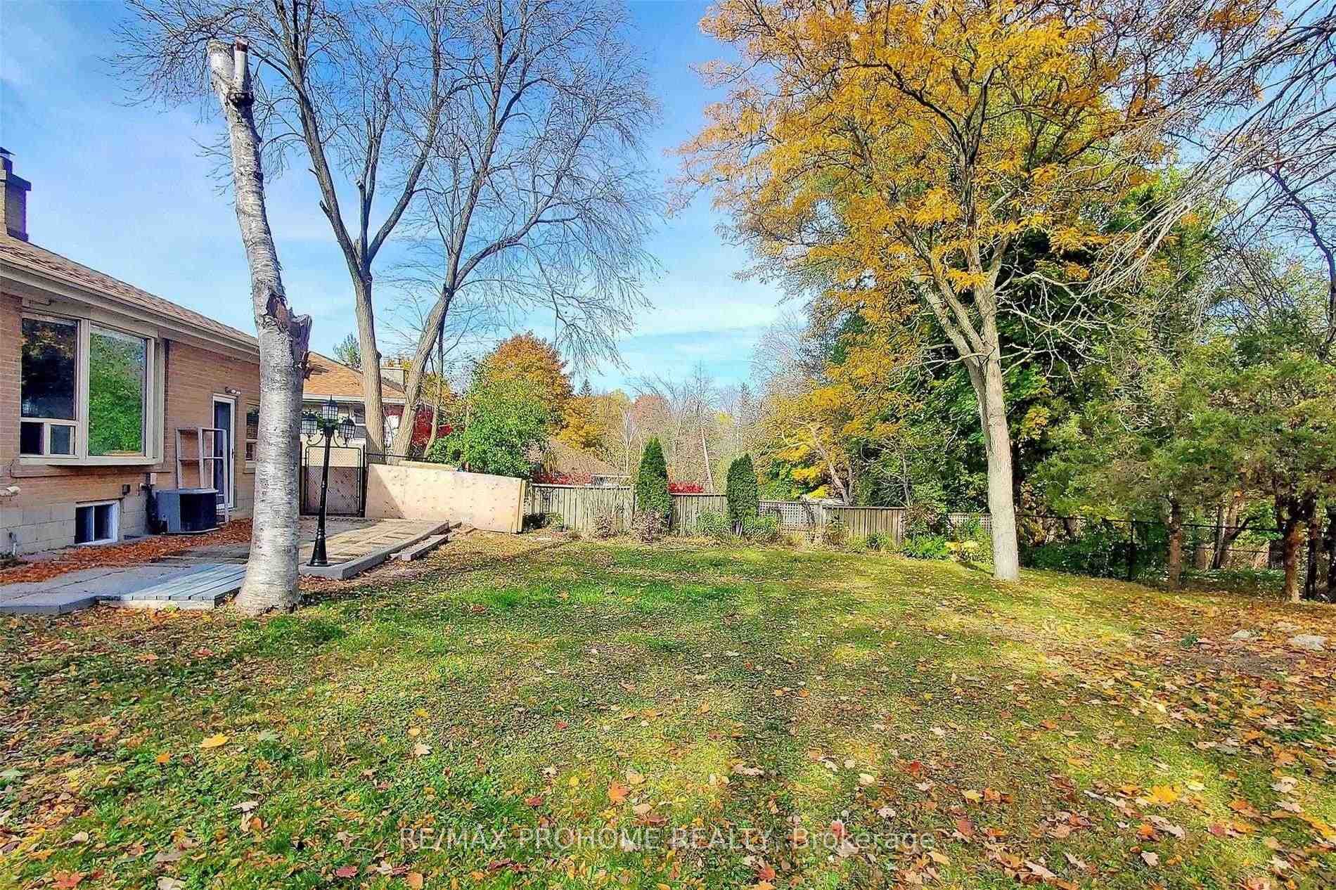 38 Rougecrest Drive photo 32