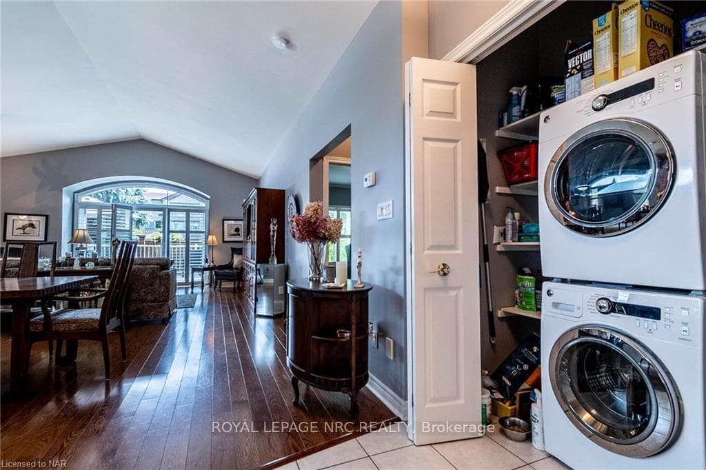...stackable washer/dryer.