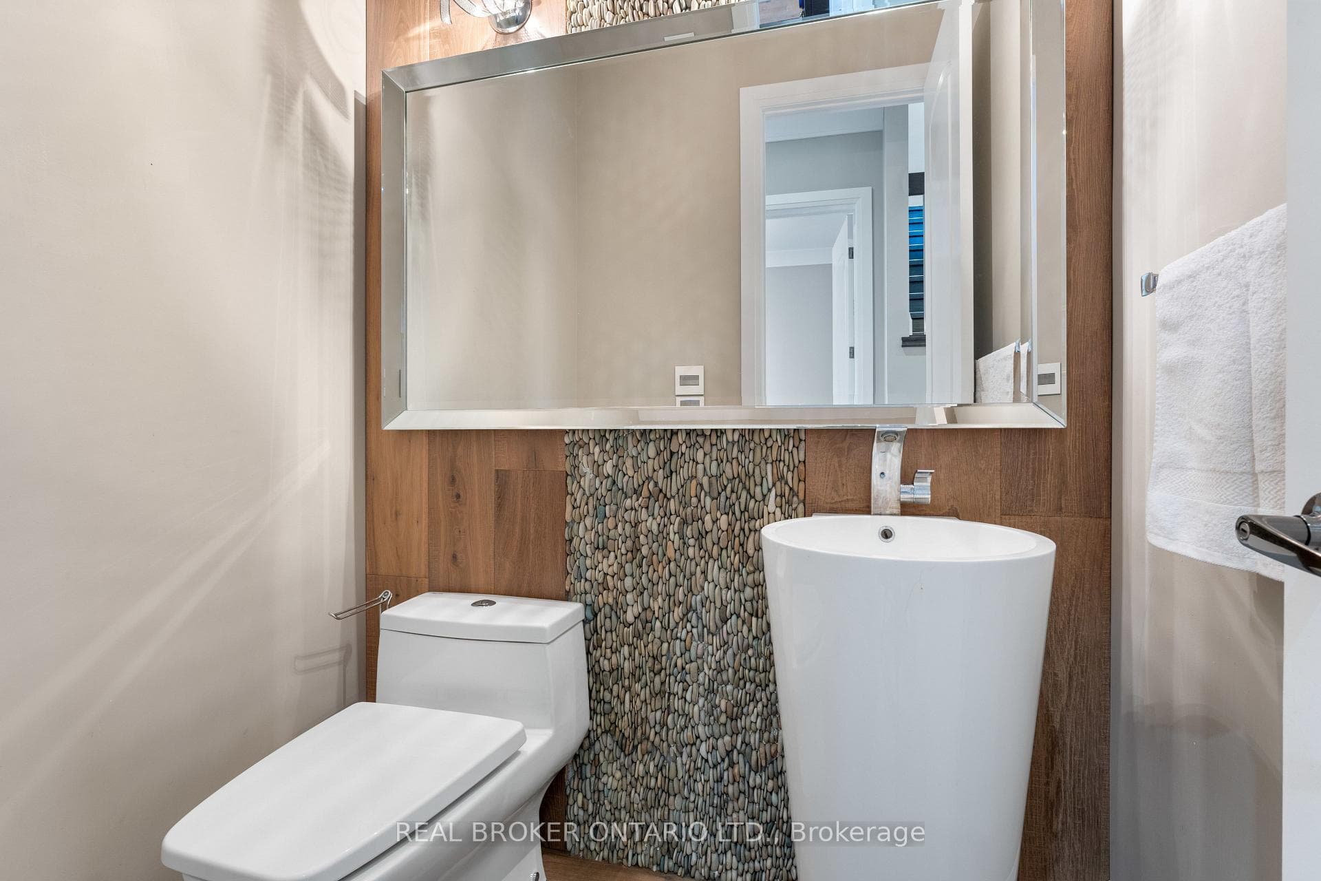 56 Valleyscape Drive photo 15