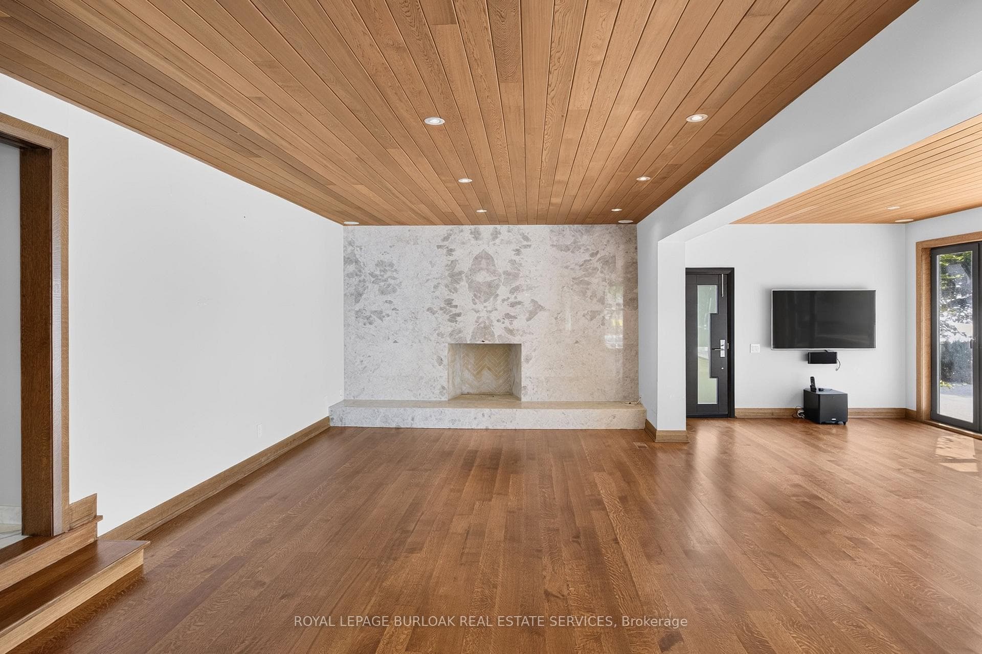 90 Oaklands Park Court photo 16