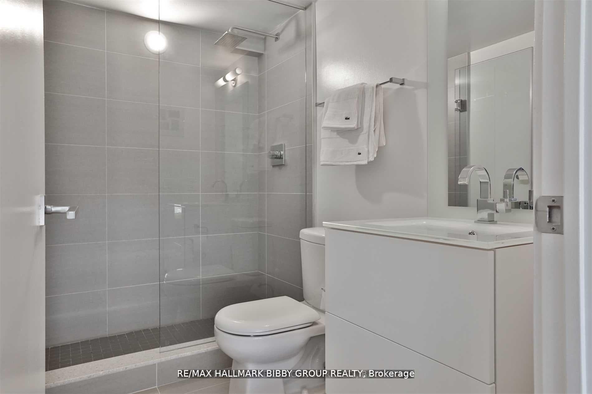 111 St Clair Avenue Unit 819 photo 26