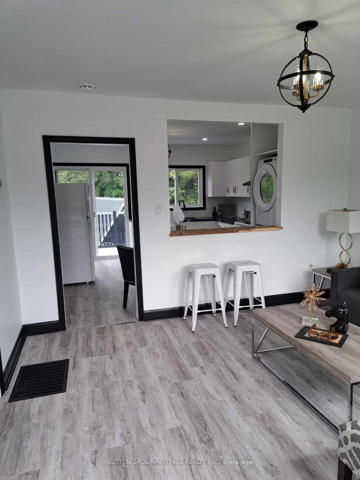 261 Sidney Street photo 3