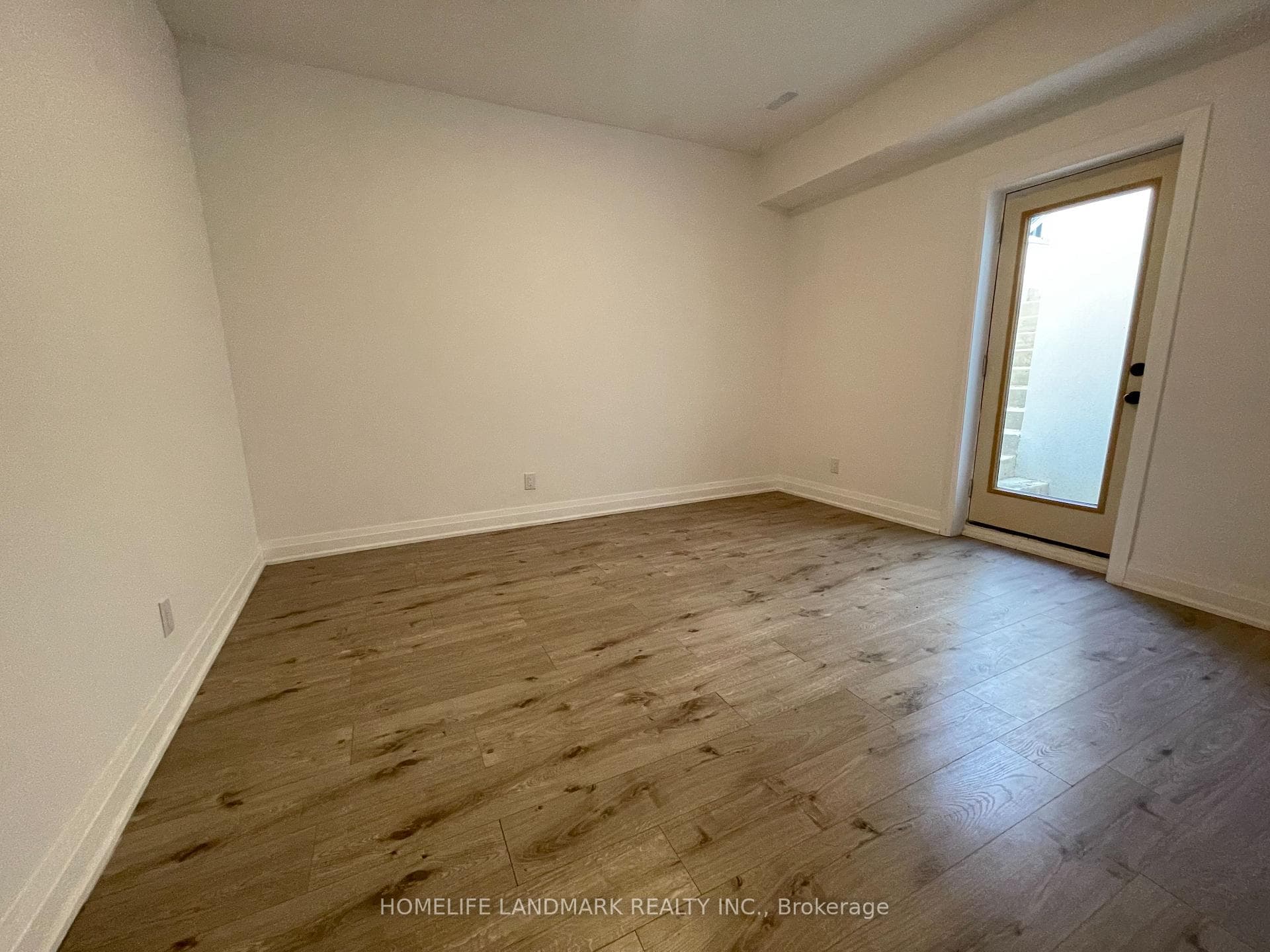 2 Persica Street Unit Main & Basement photo 8