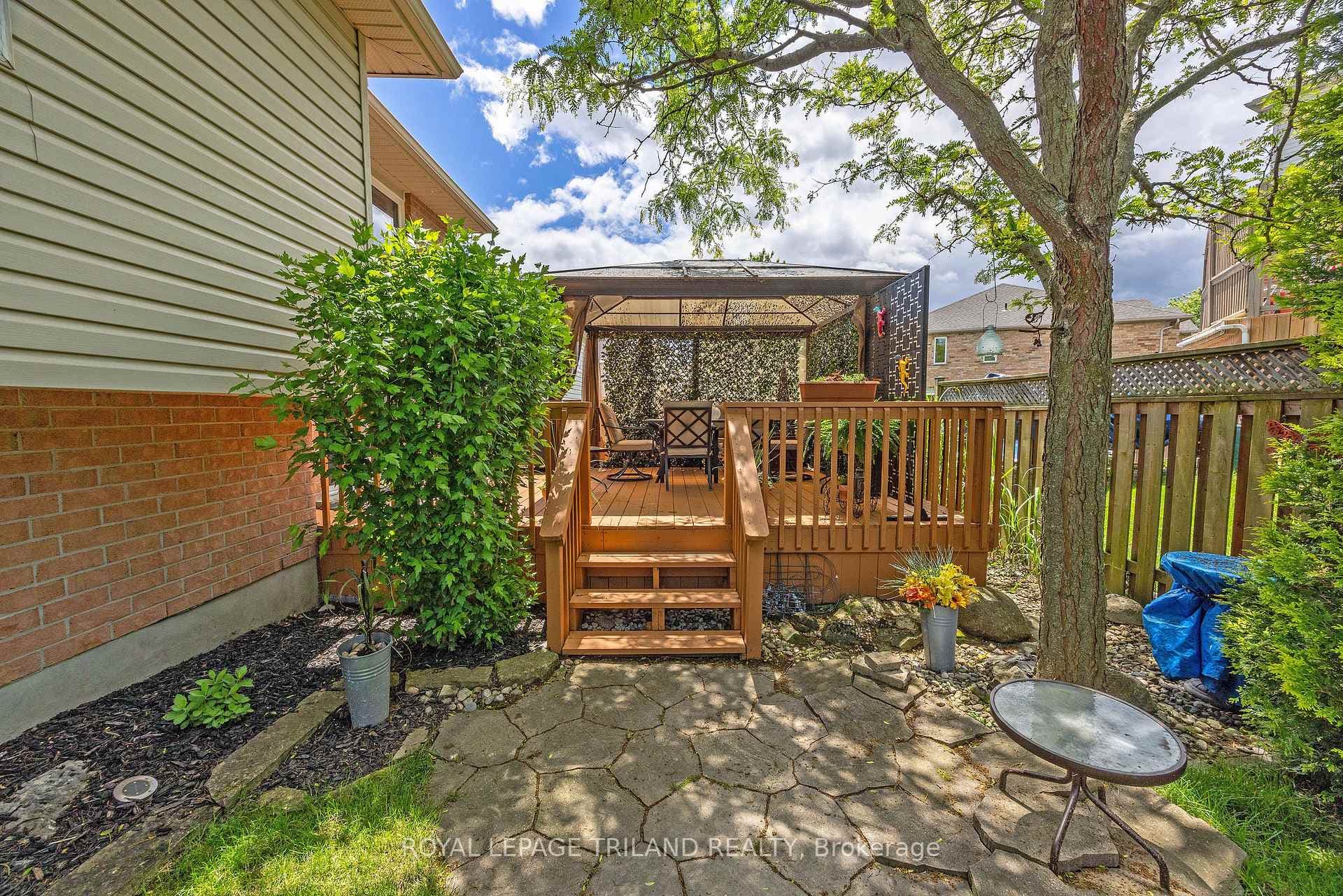 629 Longworth Road photo 35