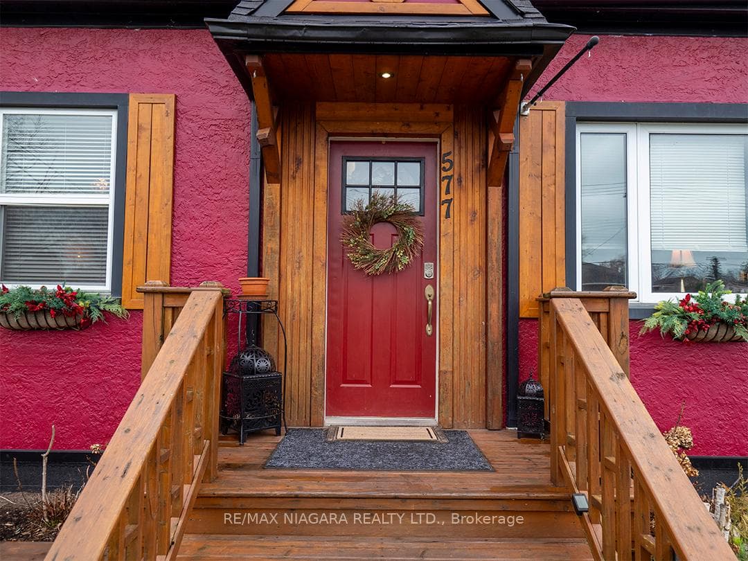577 Sugarloaf Street photo 4