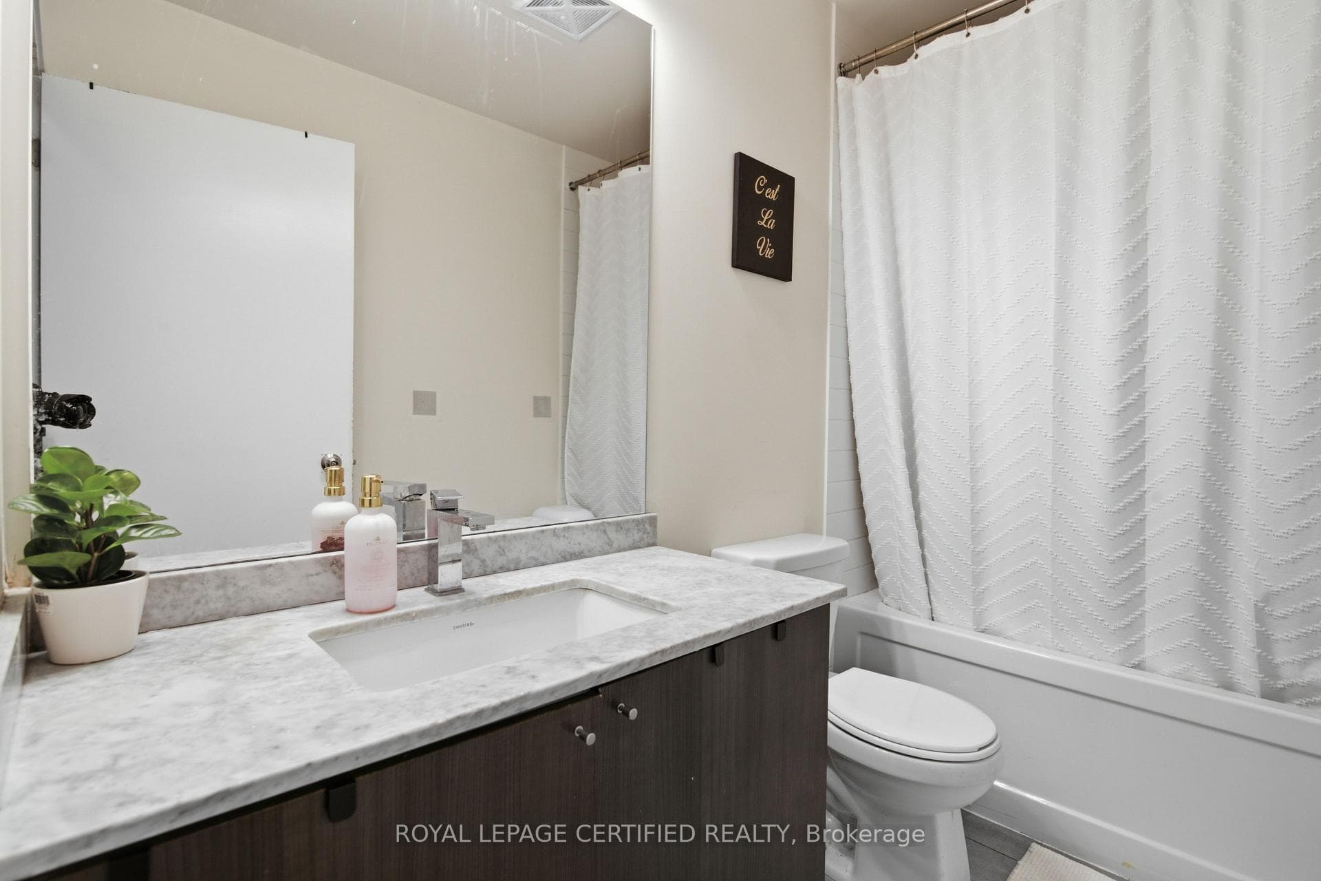 510 Curran Place Unit 808 photo 17