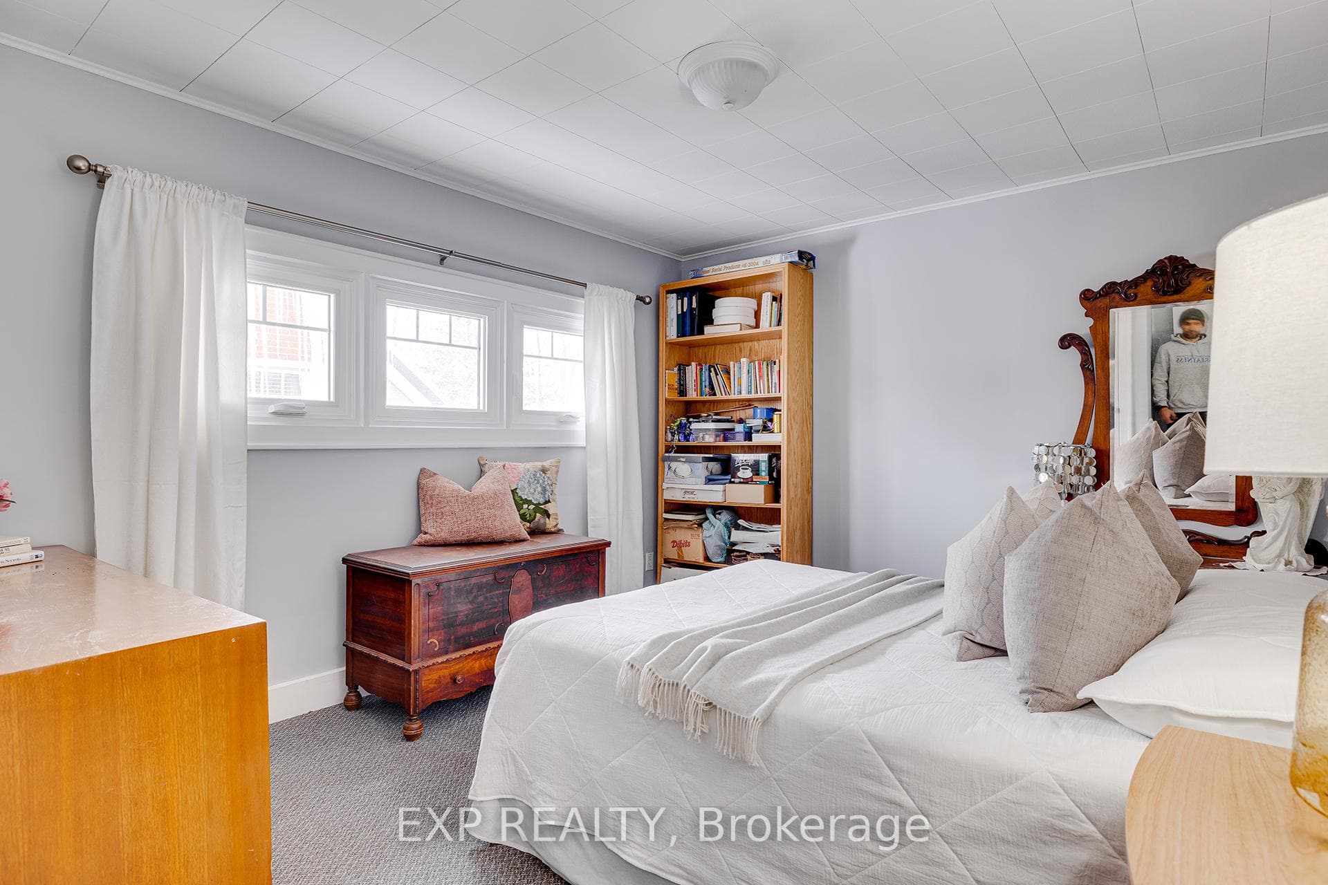 77 Borden Avenue photo 28