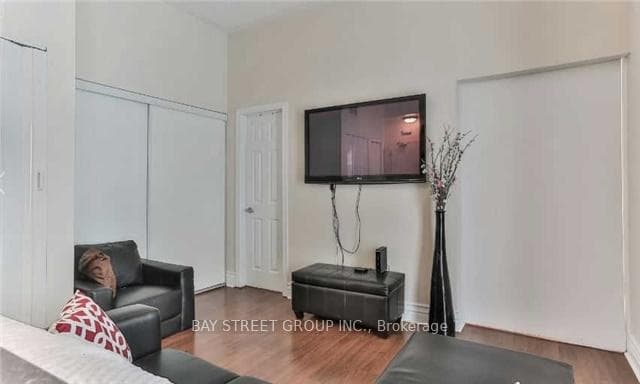 539 Jarvis Street Unit M10 photo 7
