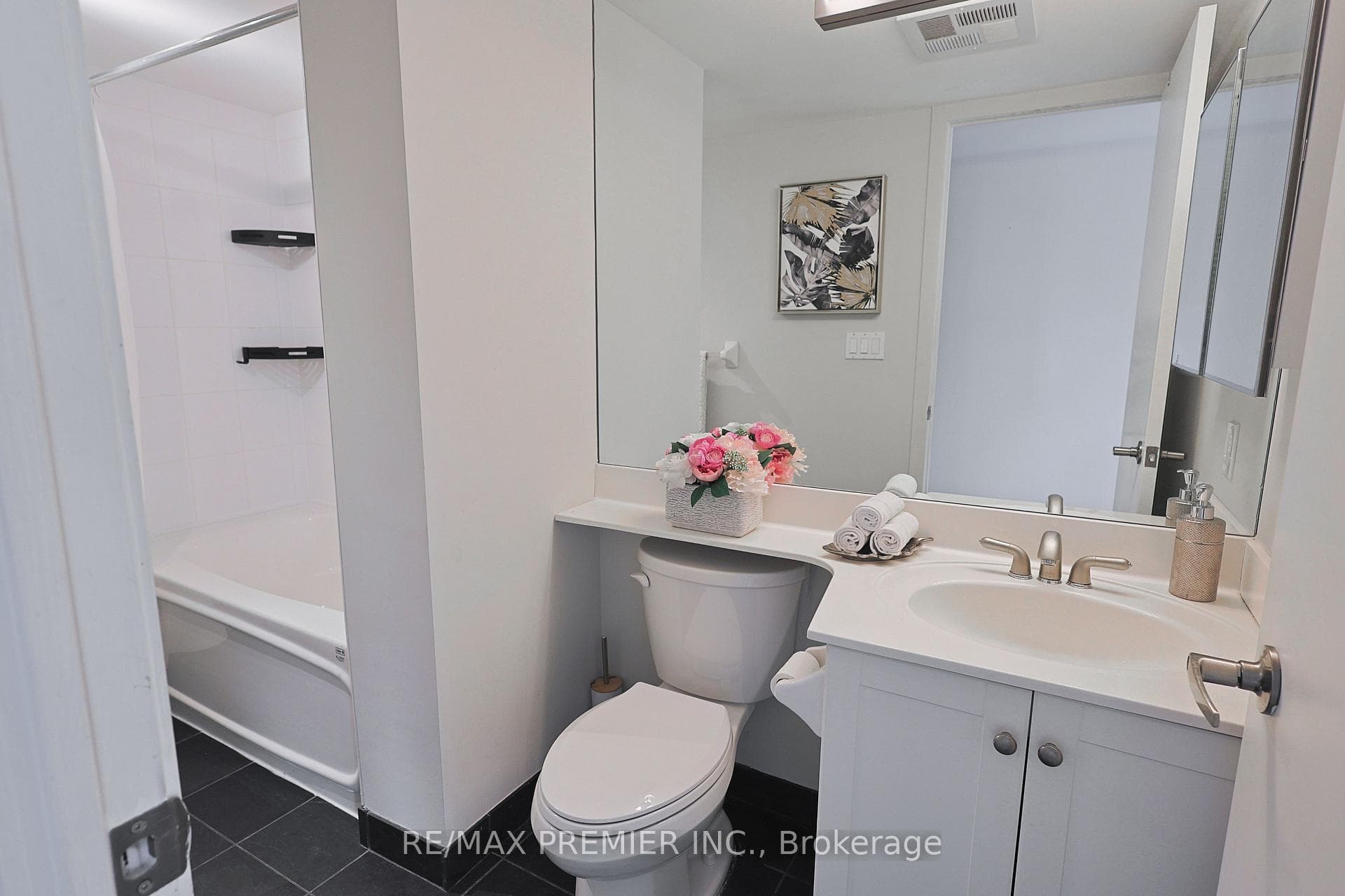 210 Victoria Street Unit 4407 photo 42