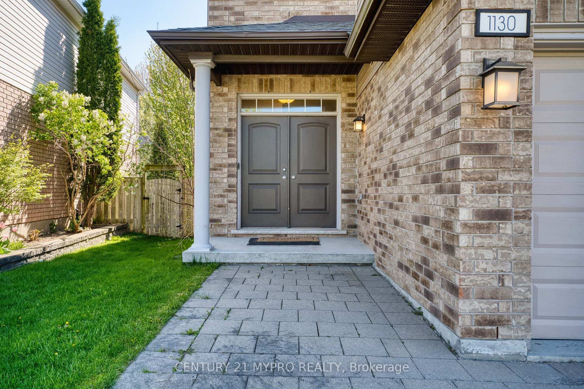1130 Baird Street photo 3