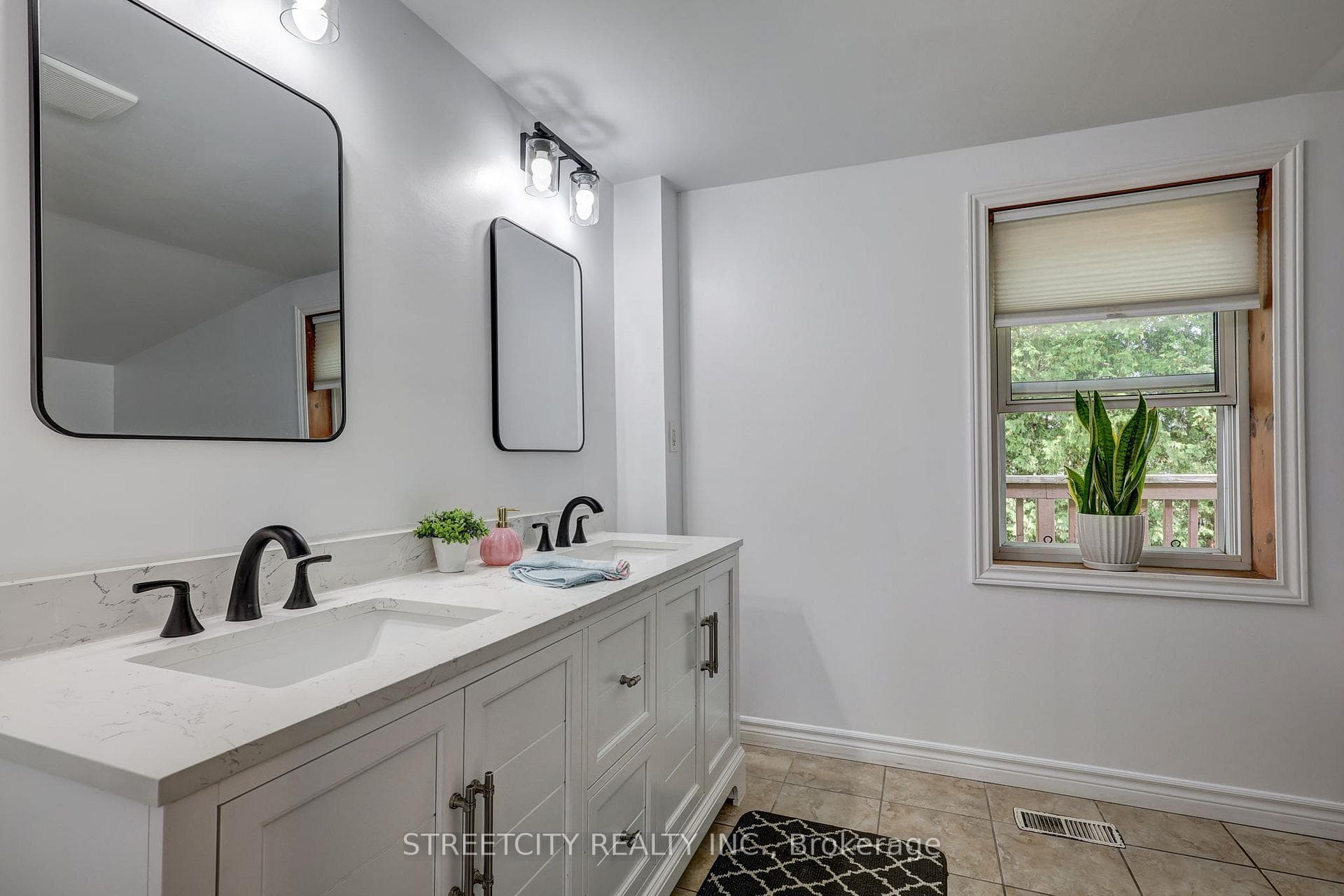 35859 Waugh Street photo 24