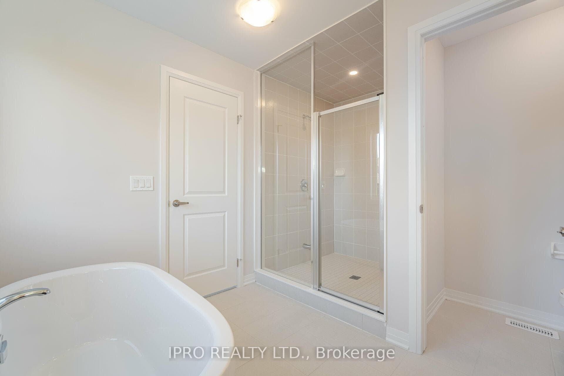 53 Robert Wyllie Street photo 25