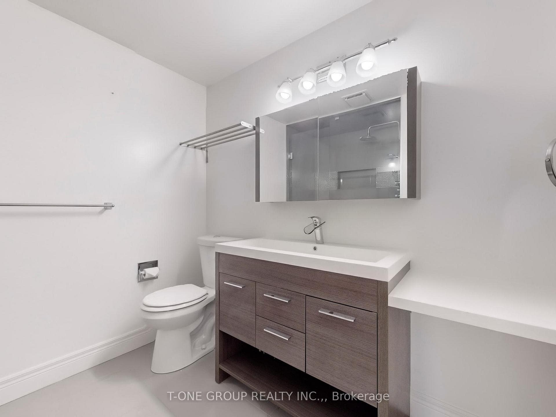 3400 Drummond Road photo 28