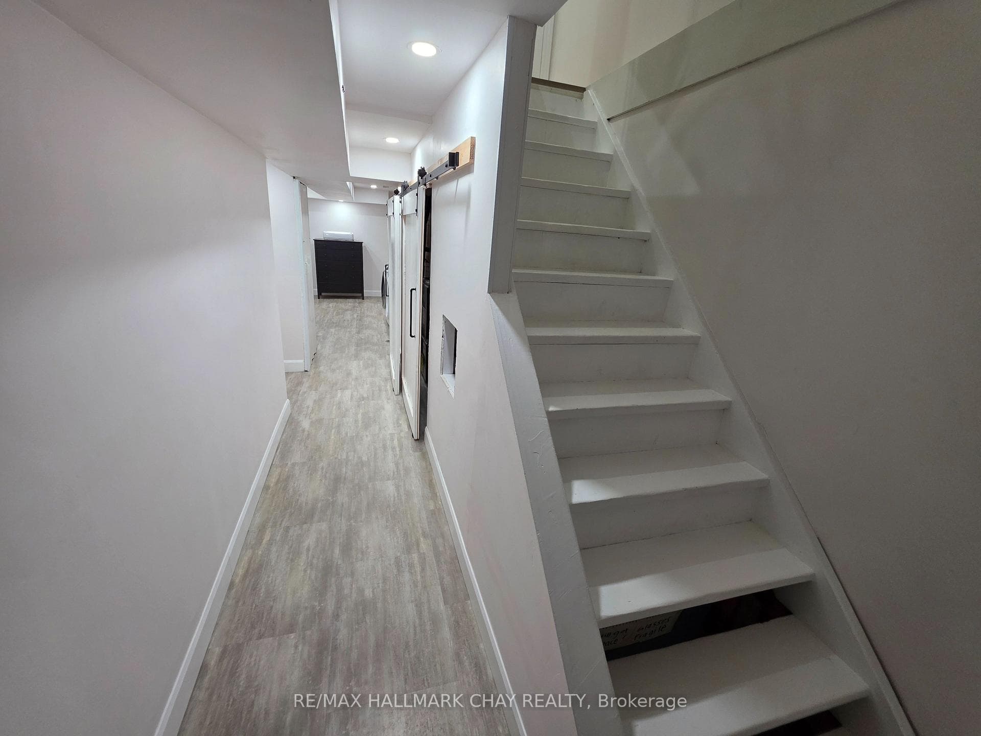 54 Shakespeare Crescent photo 2