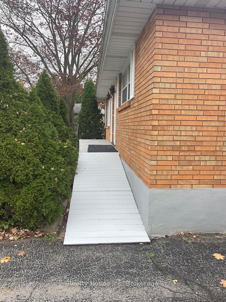 1837 Whitehall Drive photo 3