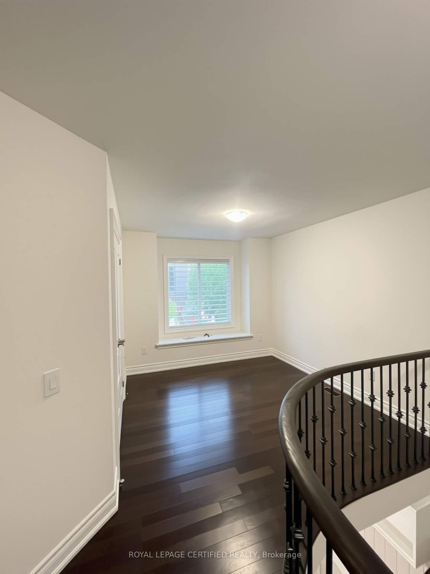 240 Seaview Heights photo 12