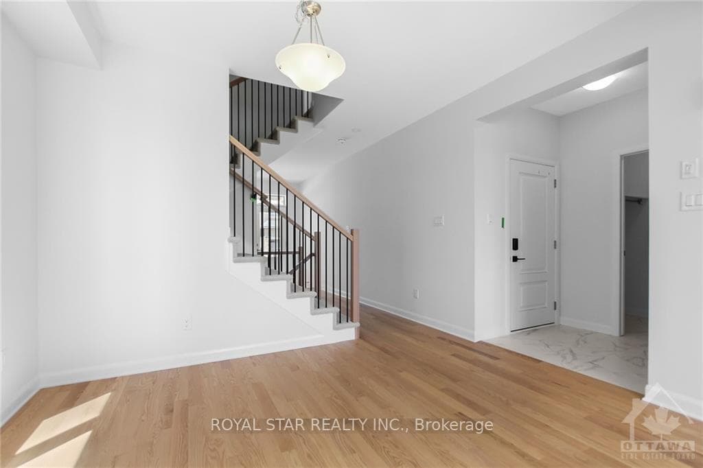 228 ELSIE MACGILL Walk photo 8