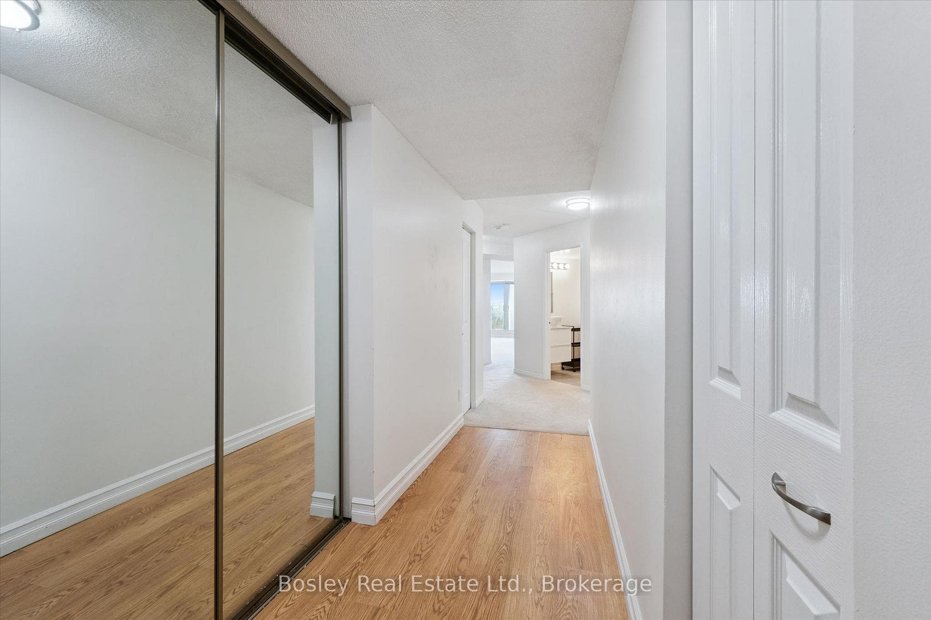 8 Christopher Court Unit 506 photo 7