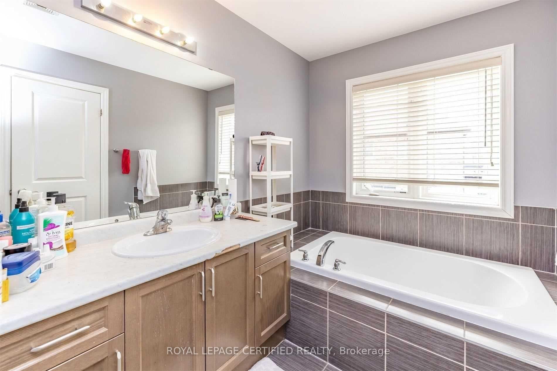 37 Lola Crescent photo 19