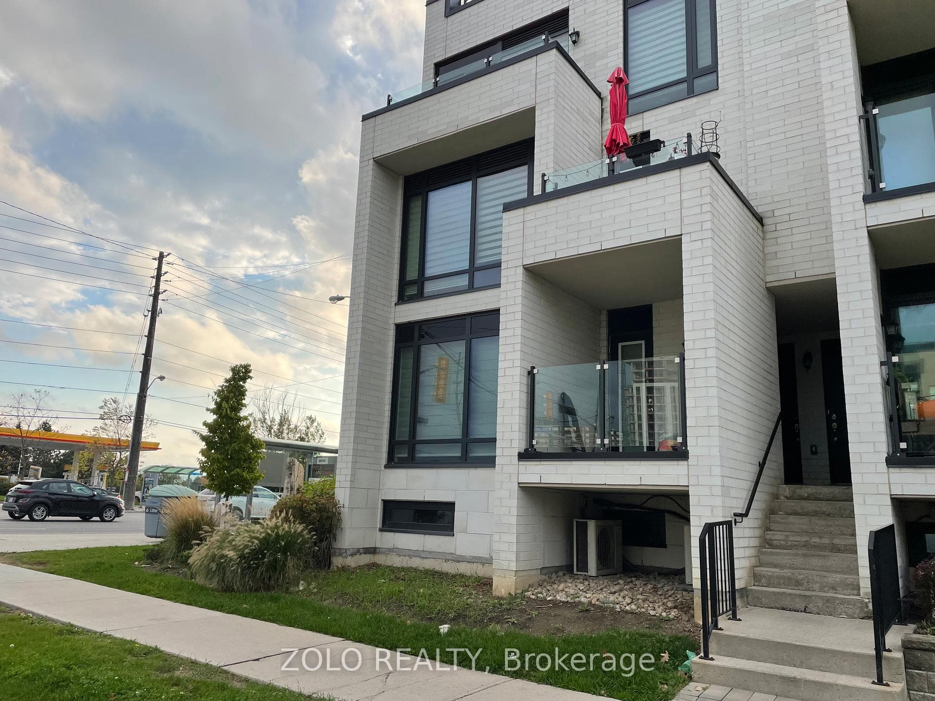 130 Widdicombe Hill Boulevard Unit 418 photo 2