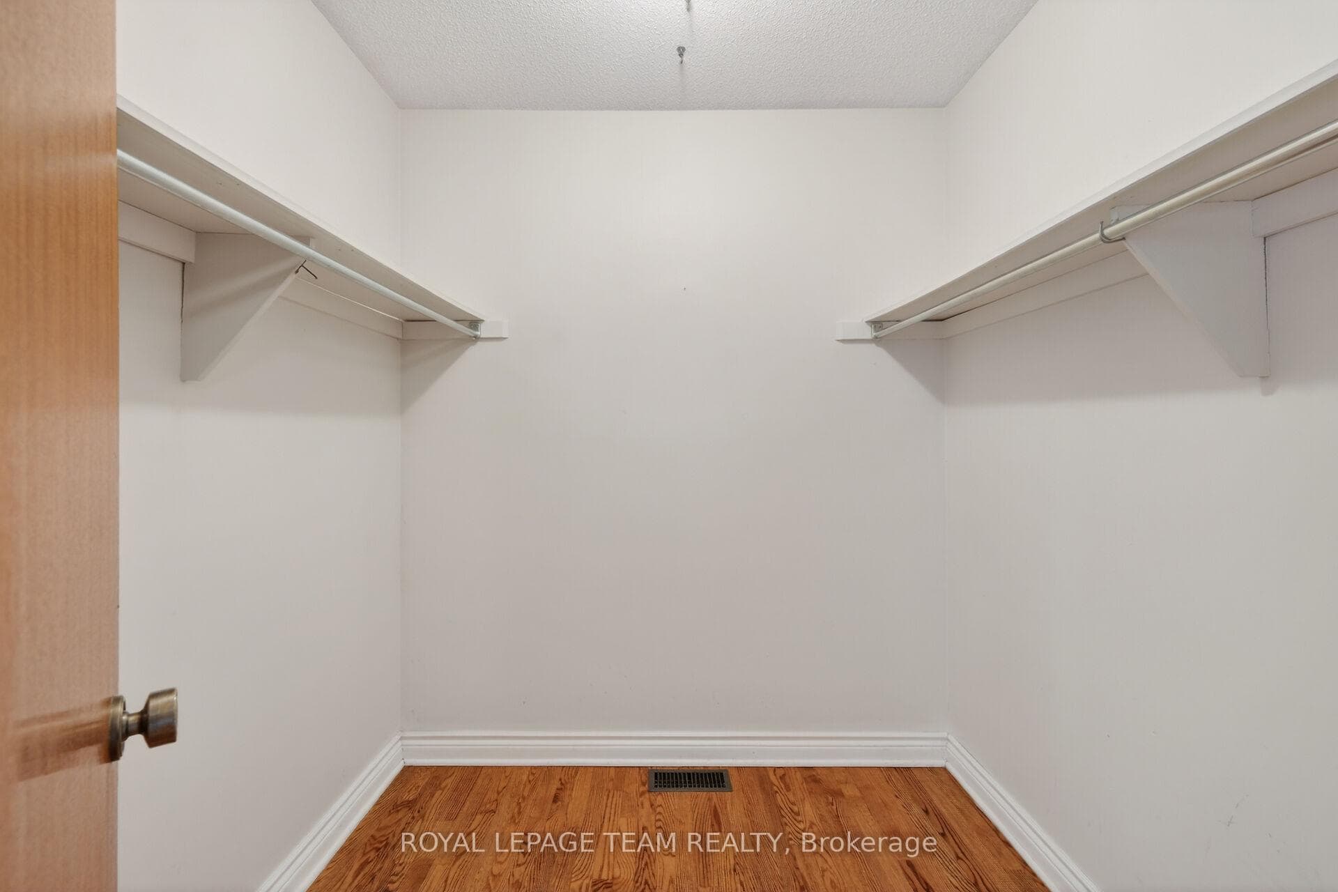 Walk in Closet - Primary bedroom