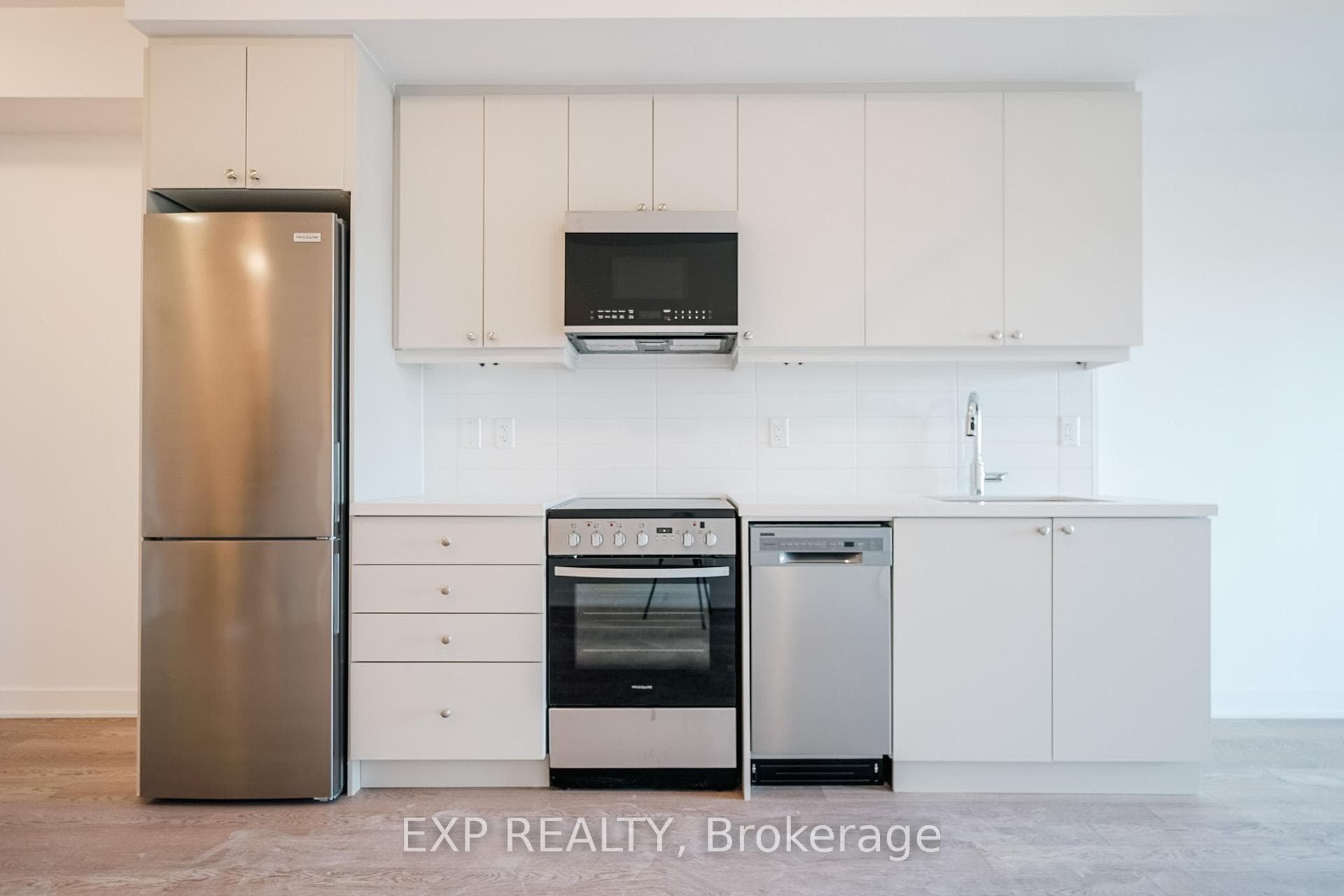 55 Clarington Boulevard Unit 806 photo 8
