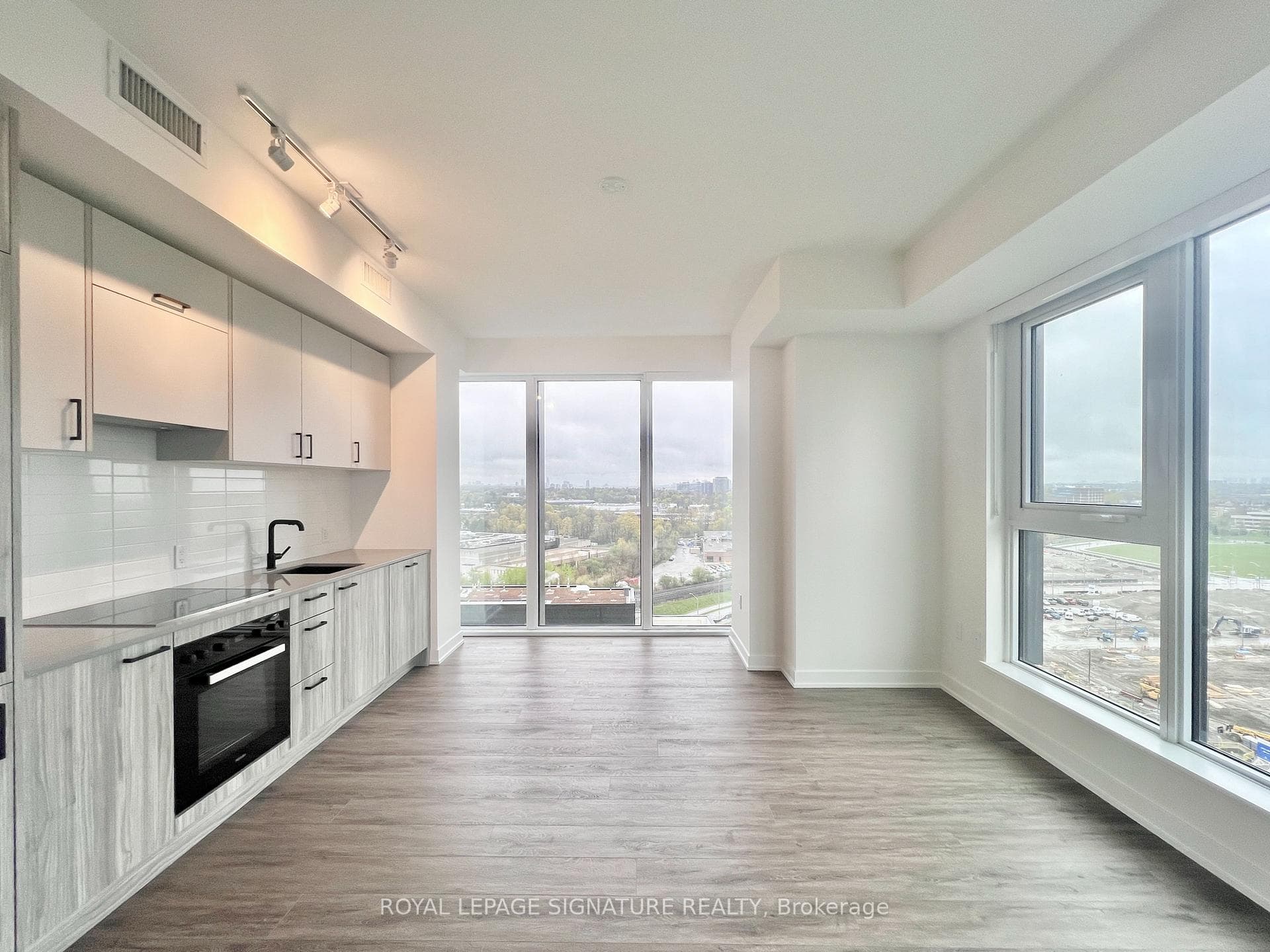1 Quarrington Lane Unit 1609 photo 5