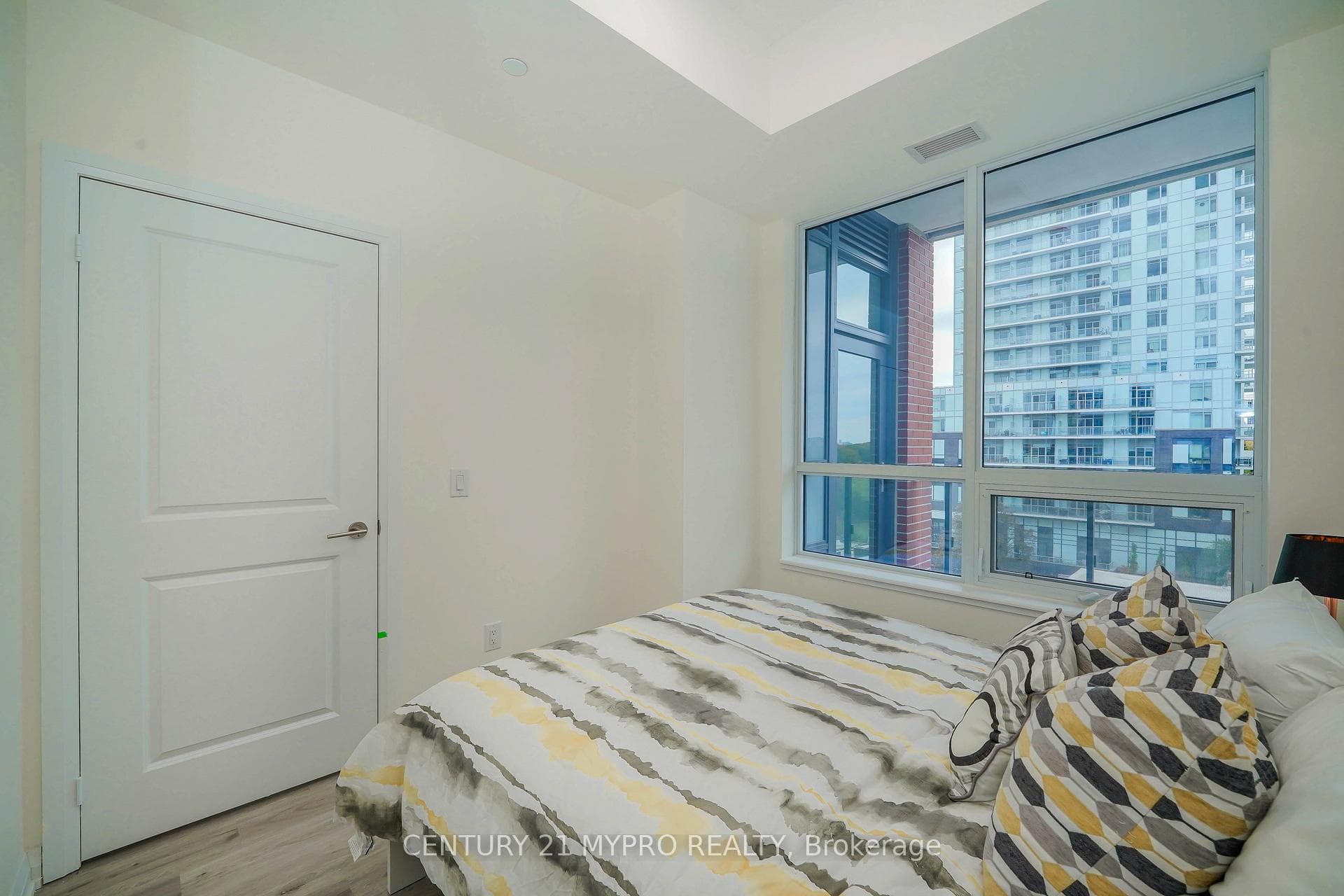 3260 Sheppard Avenue Unit 601 photo 23