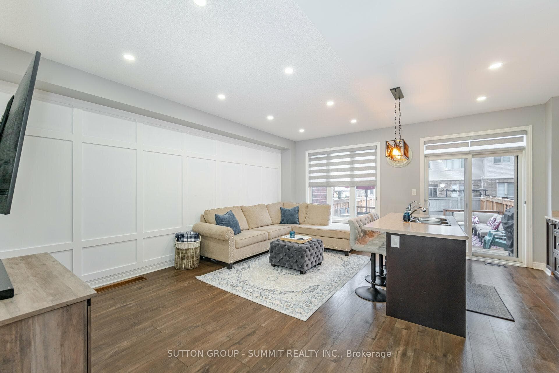 28 Sharpe Crescent photo 7