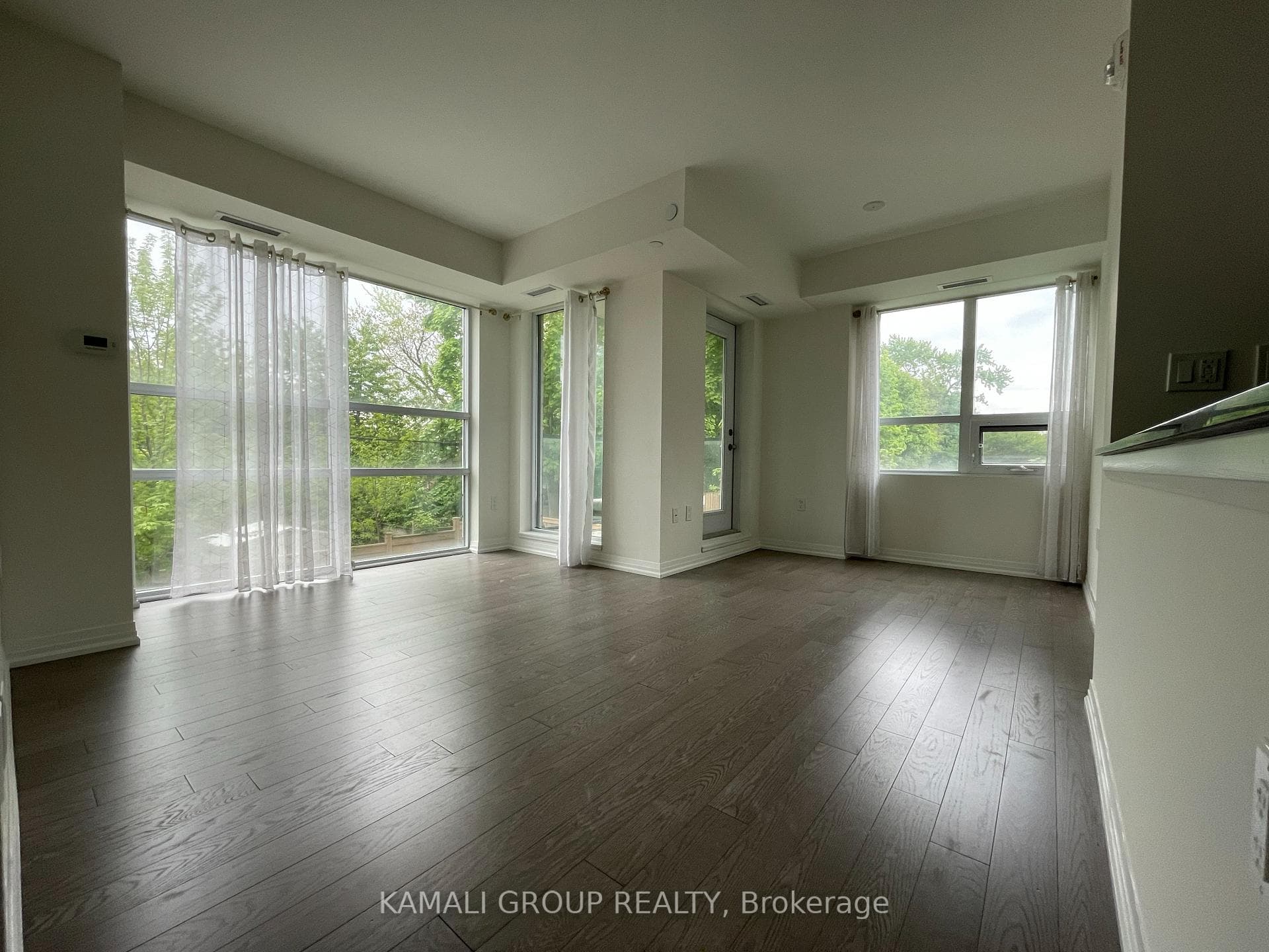741 Sheppard Avenue Unit 205 photo 4