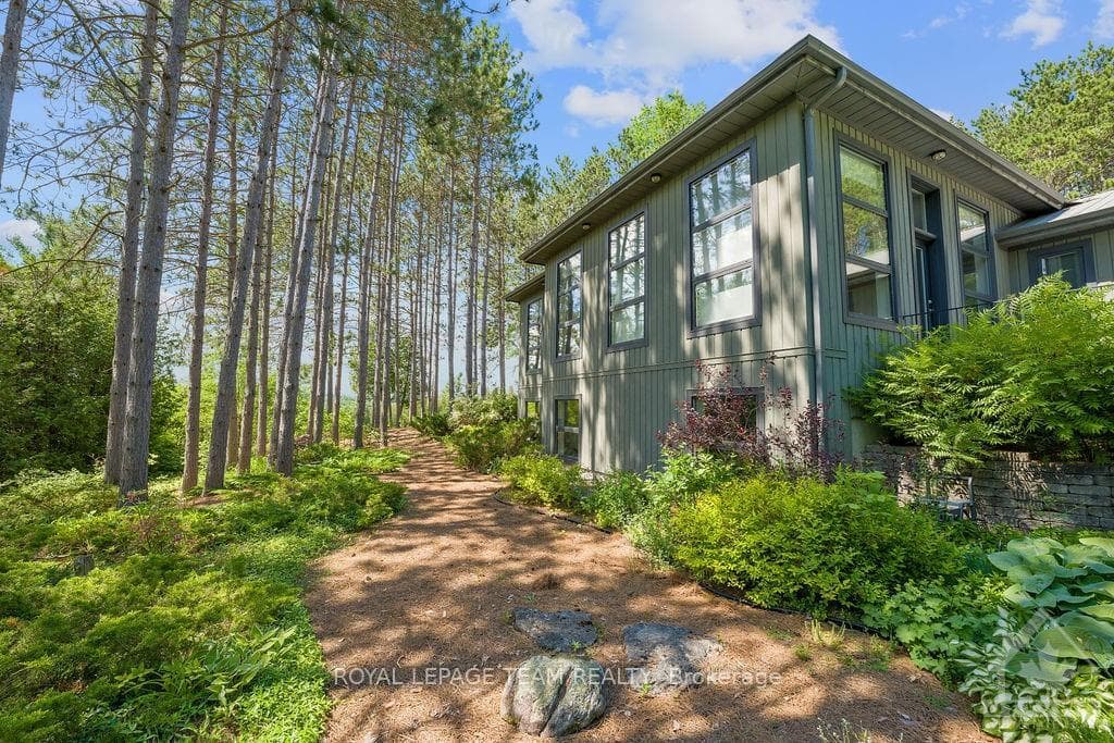 589 MOUNTAINVIEW Road photo 27