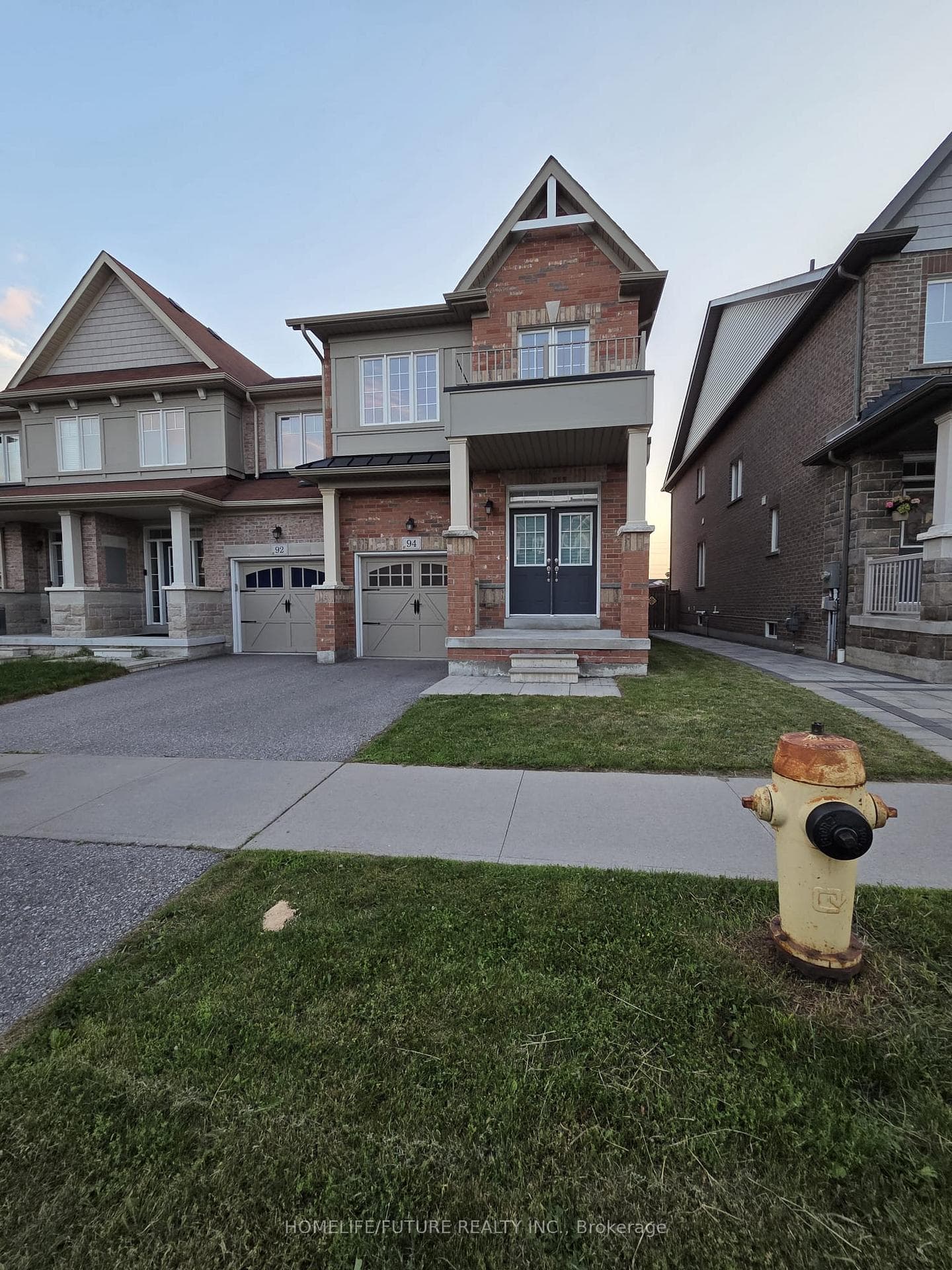 94 Cathedral Drive photo 2