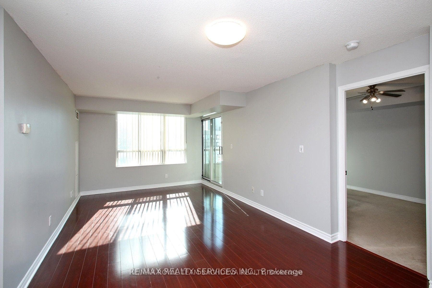 335 Rathburn Road Unit 2007 photo 6