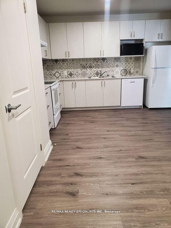 307 King Street Unit 206 photo 3