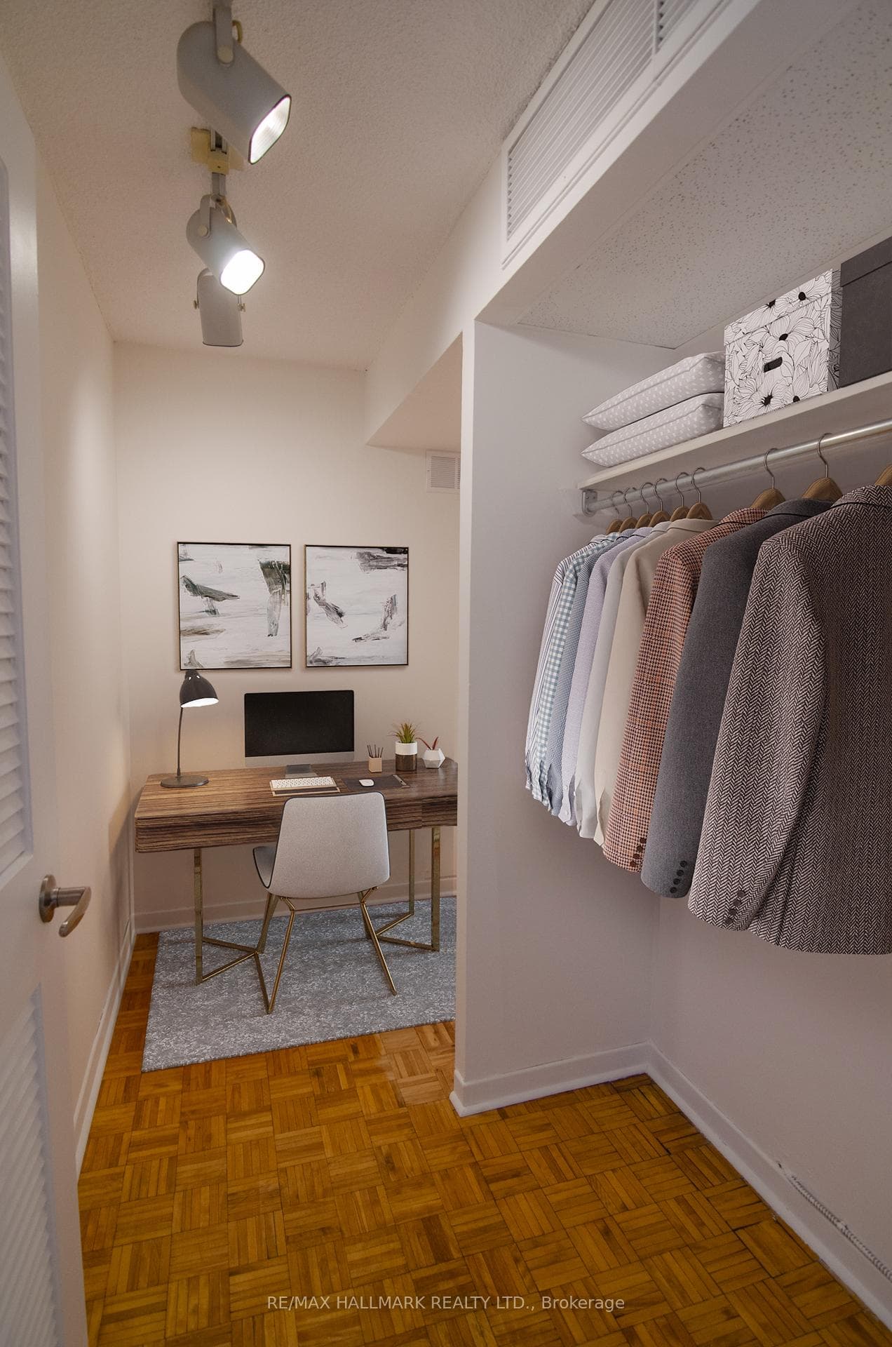 Closet/Flex space with WFH